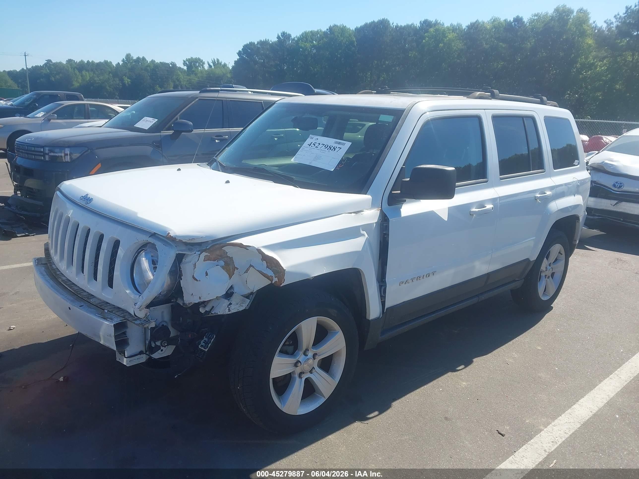 2014 Jeep Patriot Latitude White vin: 1C4NJRFBXED575691