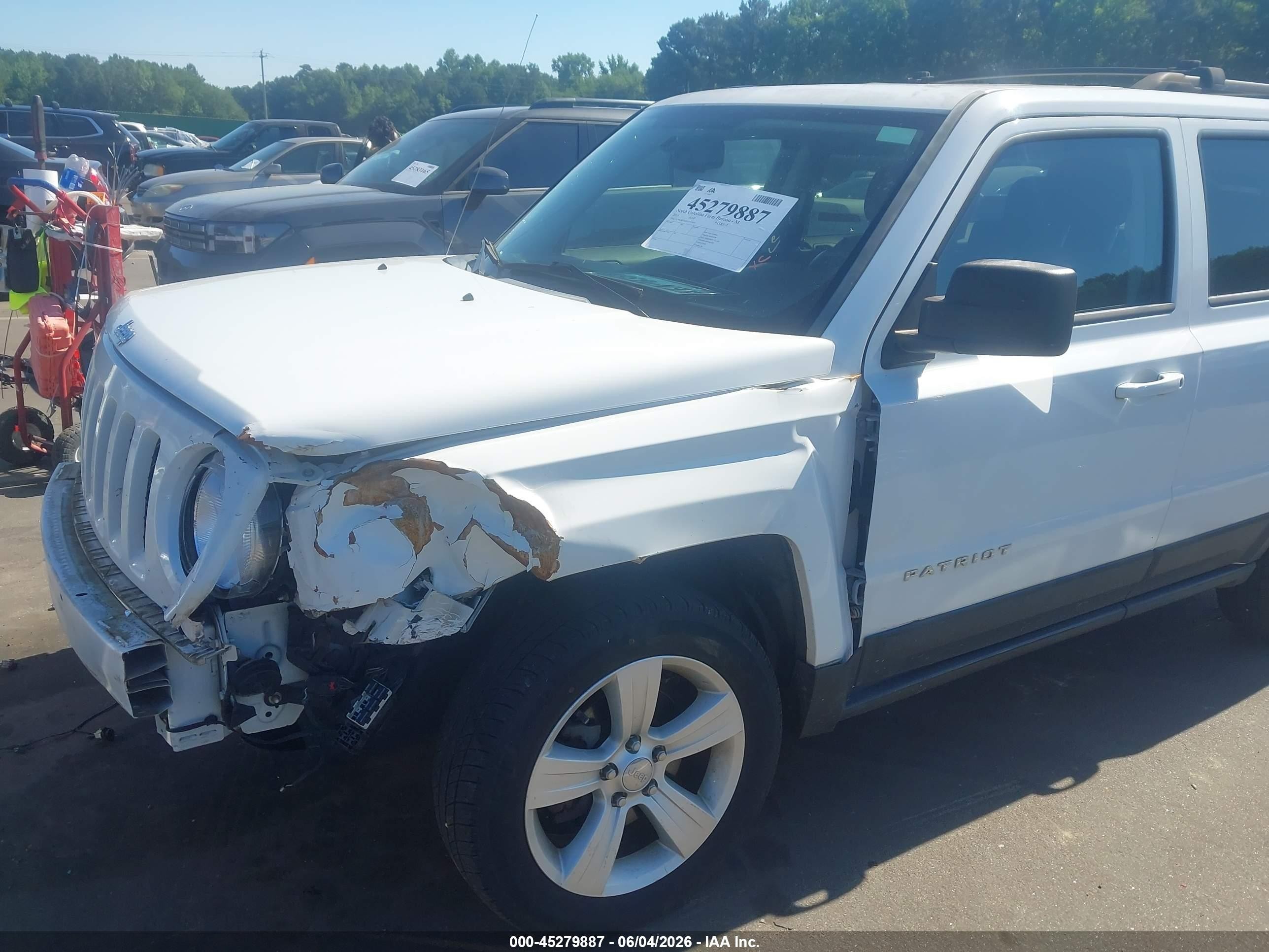 2014 Jeep Patriot Latitude White vin: 1C4NJRFBXED575691