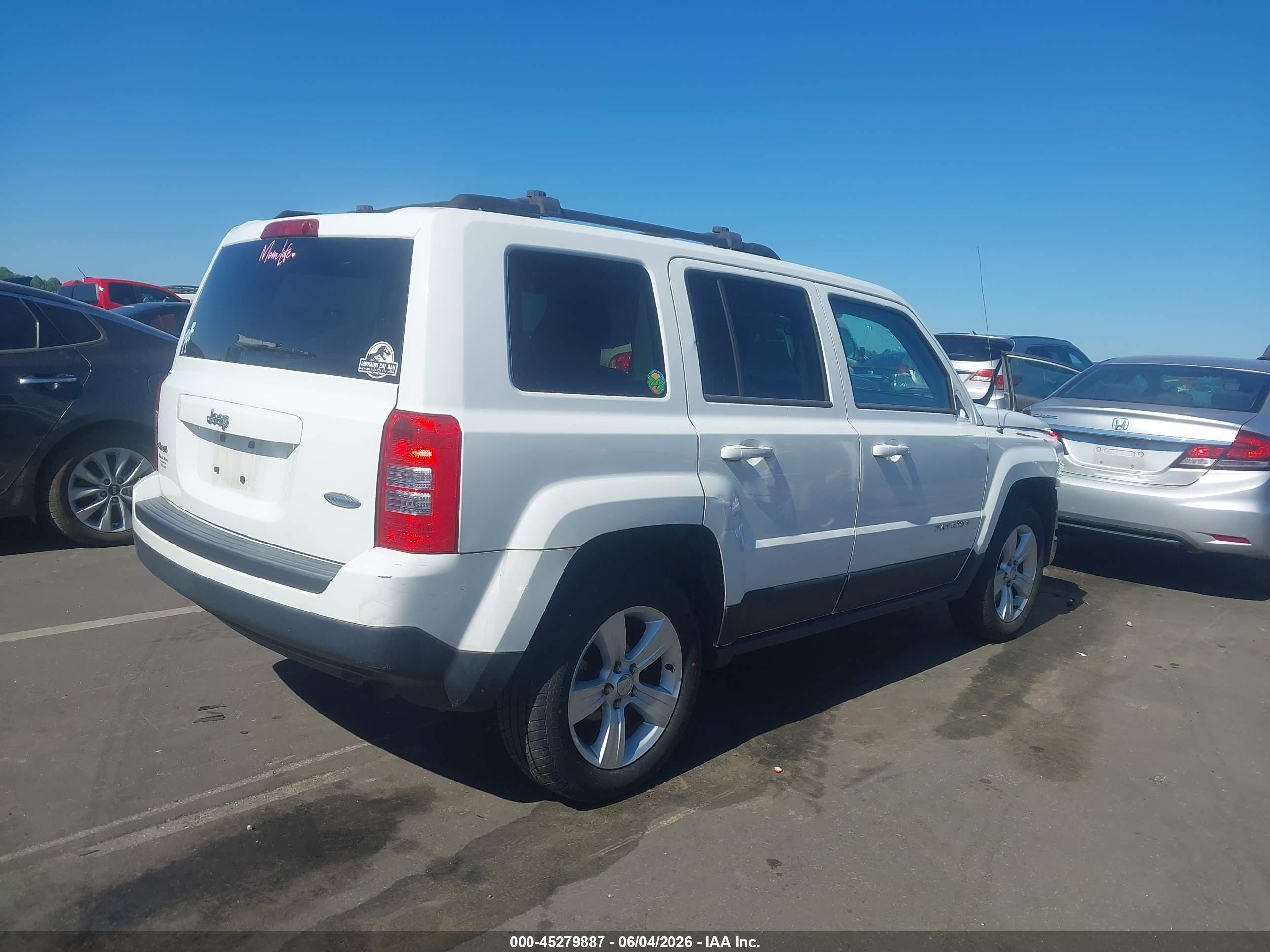 2014 Jeep Patriot Latitude White vin: 1C4NJRFBXED575691