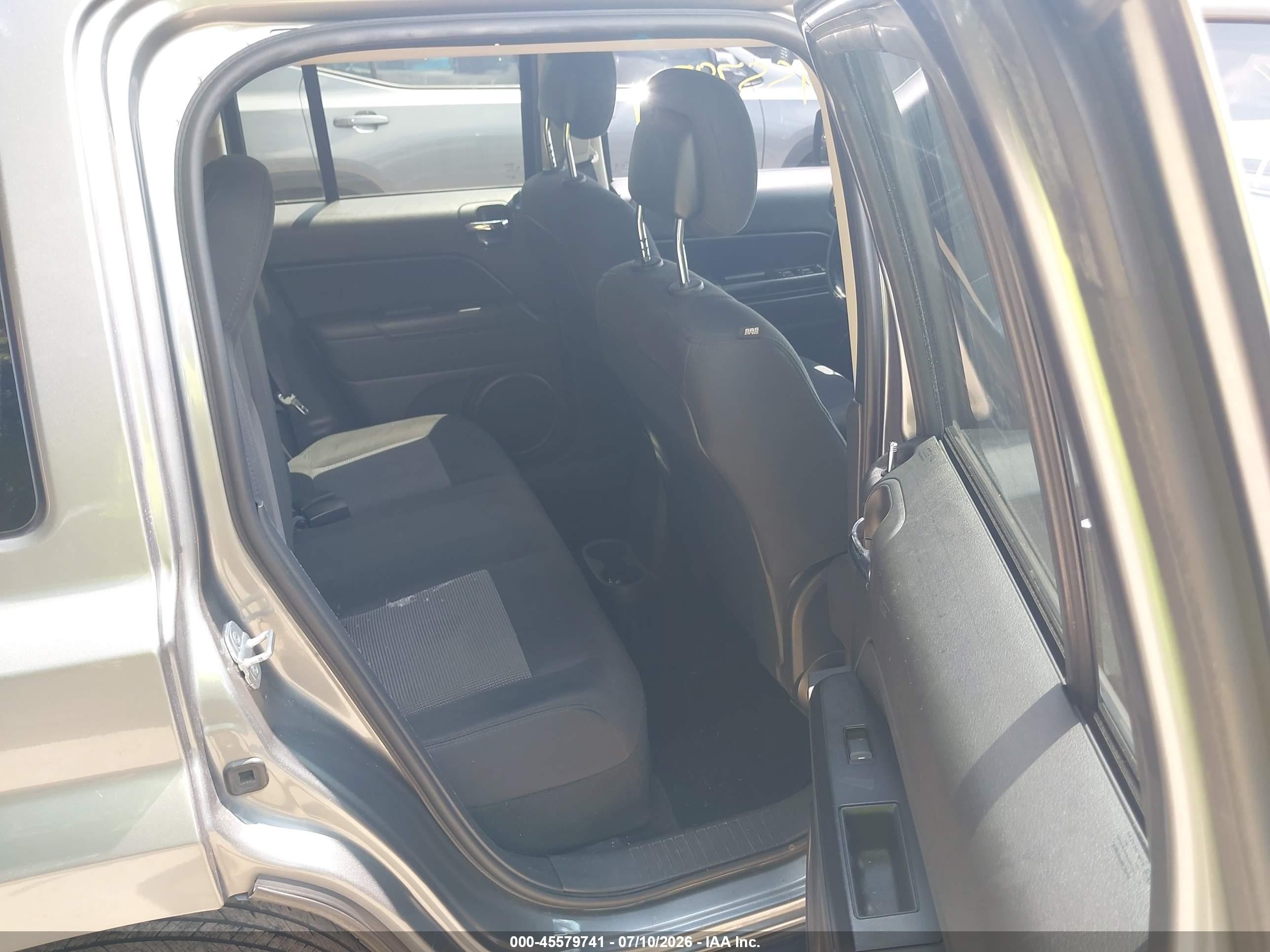 2014 Jeep Patriot Latitude Серый vin: 1C4NJRFBXED616921