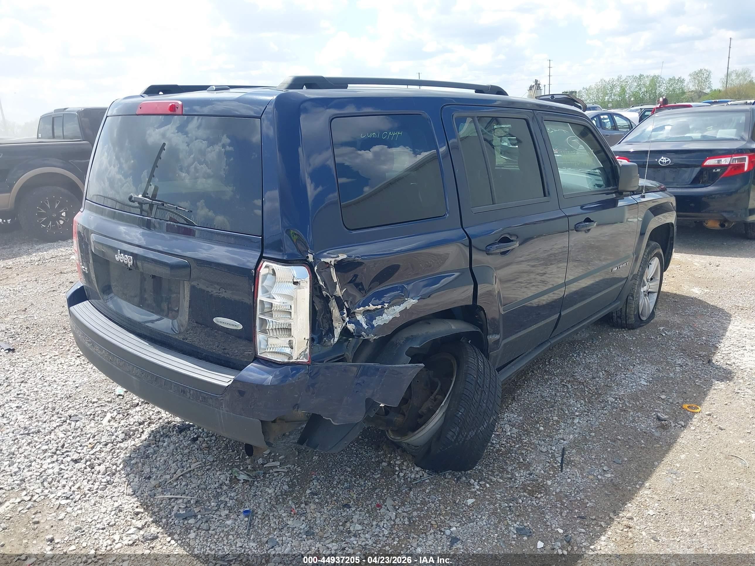 2014 Jeep Patriot Latitude Blue vin: 1C4NJRFBXED688735