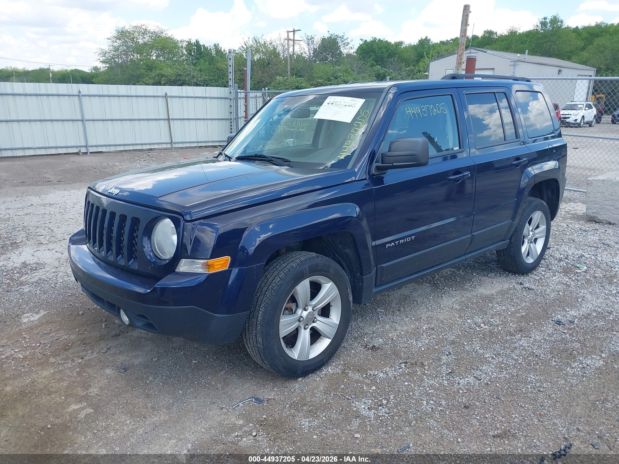 2014 Jeep Patriot Latitude Blue vin: 1C4NJRFBXED688735
