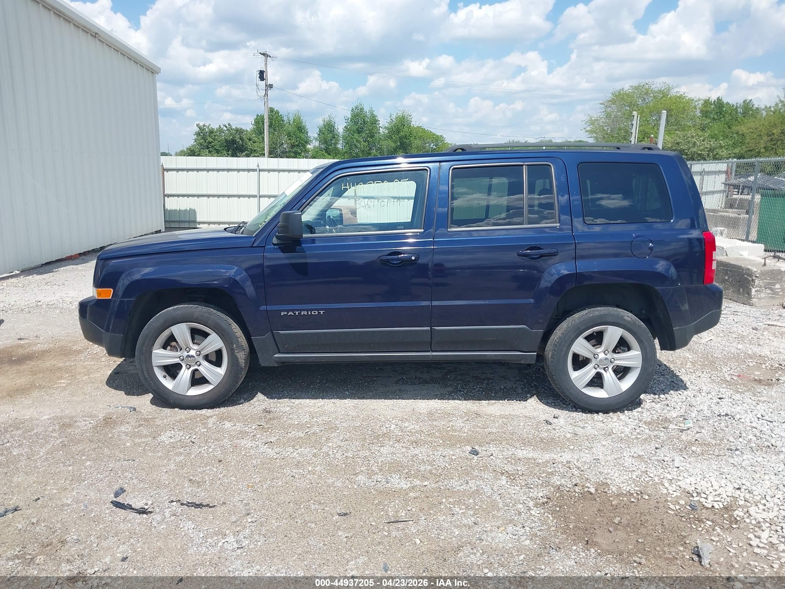 2014 Jeep Patriot Latitude Blue vin: 1C4NJRFBXED688735