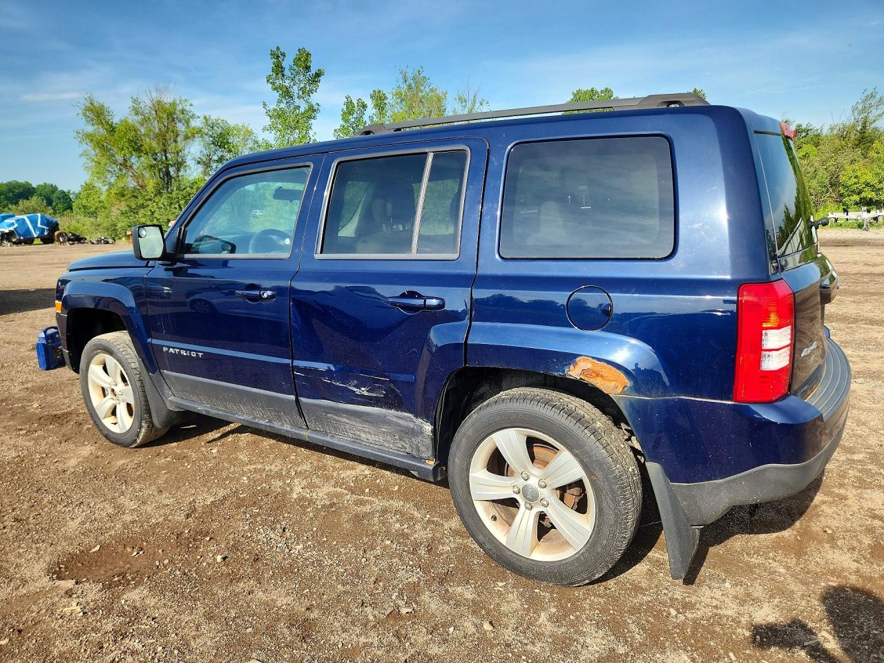 2014 Jeep Patriot Latitude Blue vin: 1C4NJRFBXED688766