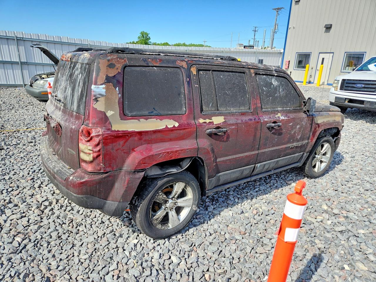 2014 Jeep Patriot Latitude Burn vin: 1C4NJRFBXED693952