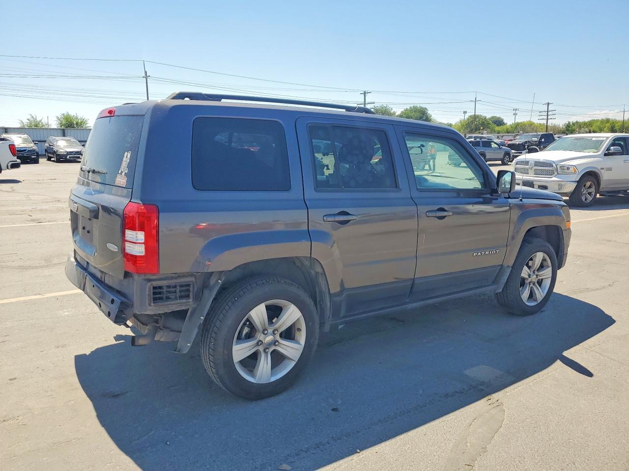 2014 Jeep Patriot Latitude Gray vin: 1C4NJRFBXED744463