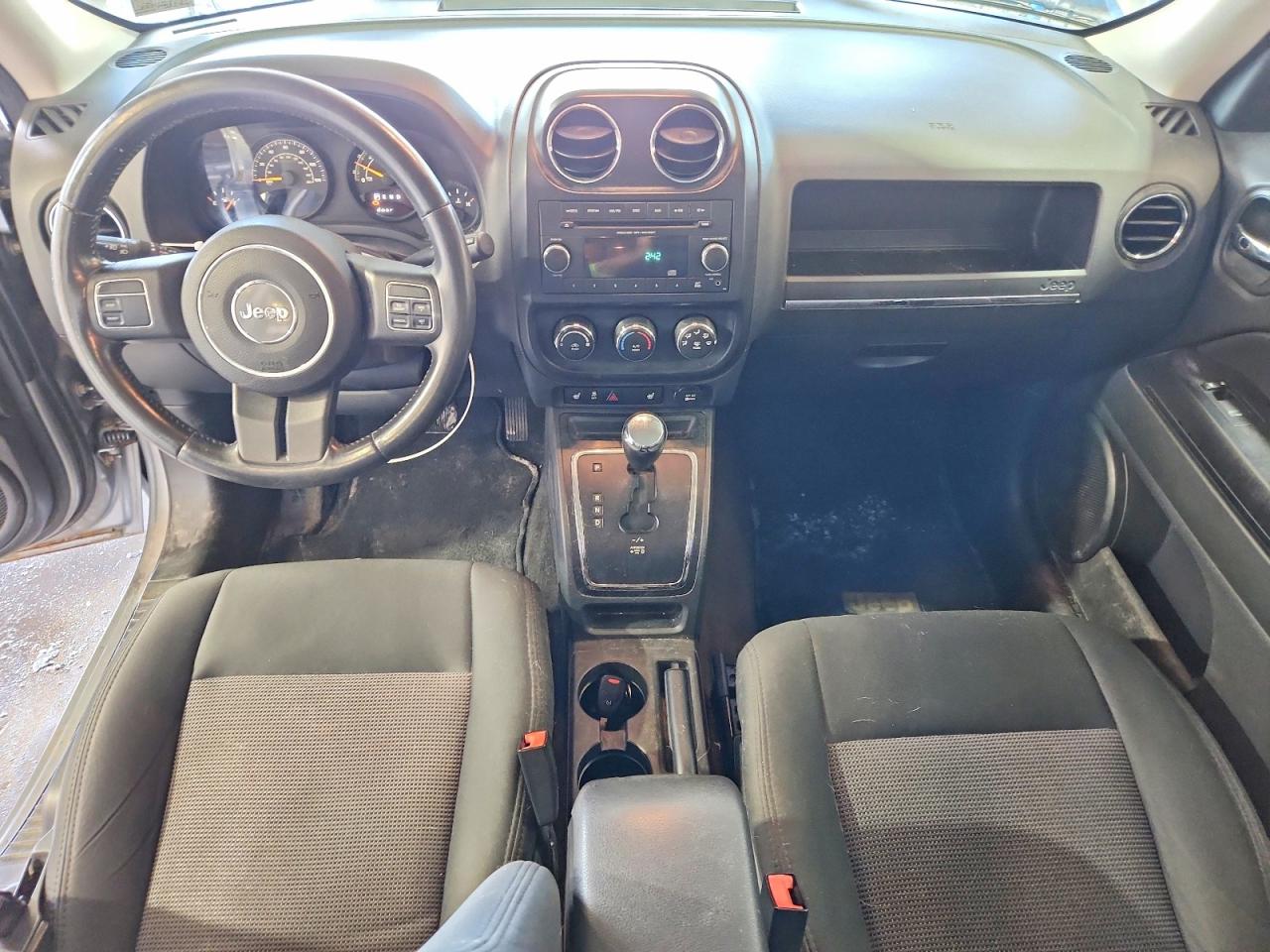 2014 Jeep Patriot Latitude Silver vin: 1C4NJRFBXED760226