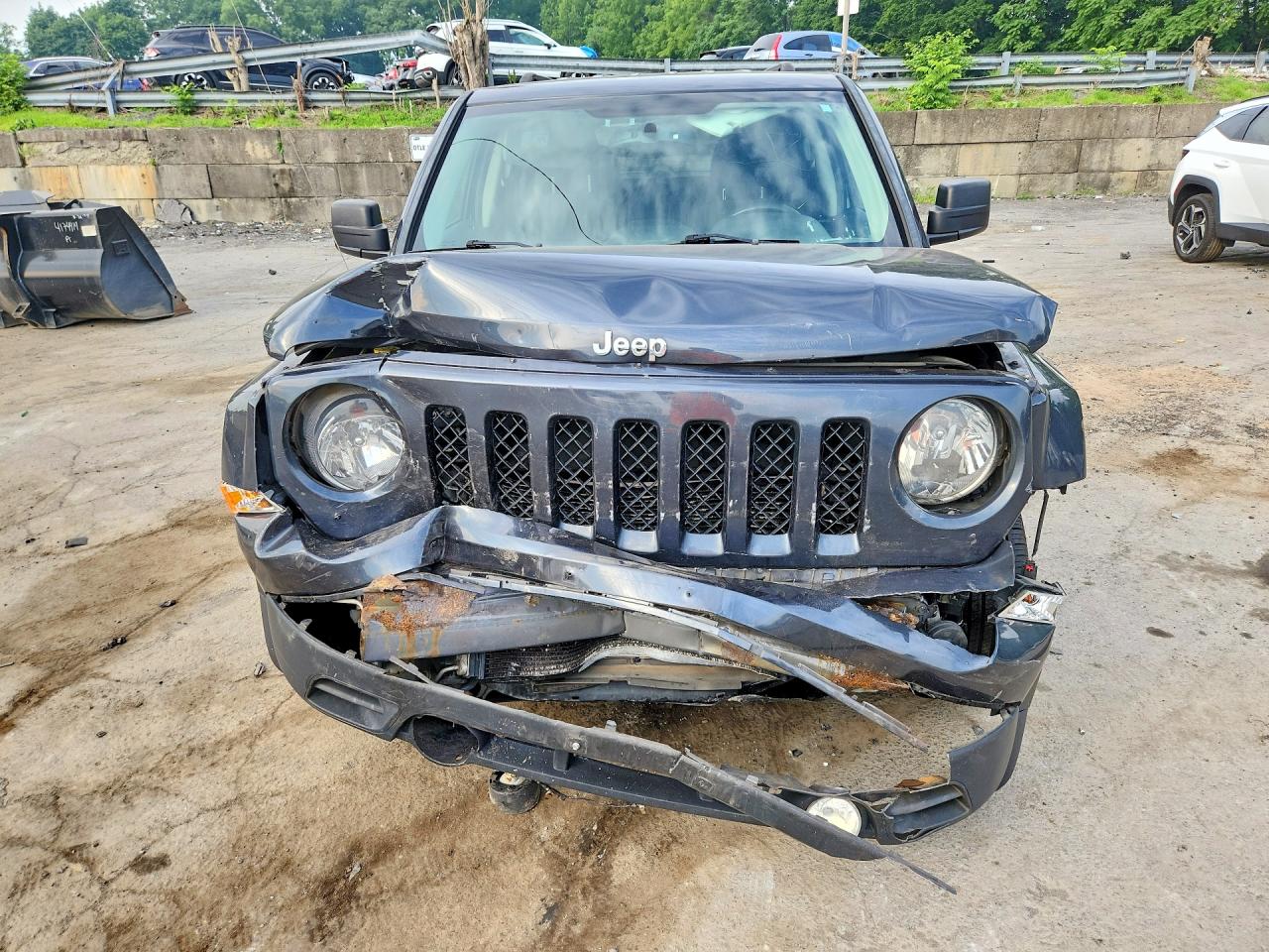 2014 Jeep Patriot Latitude Charcoal vin: 1C4NJRFBXED766205