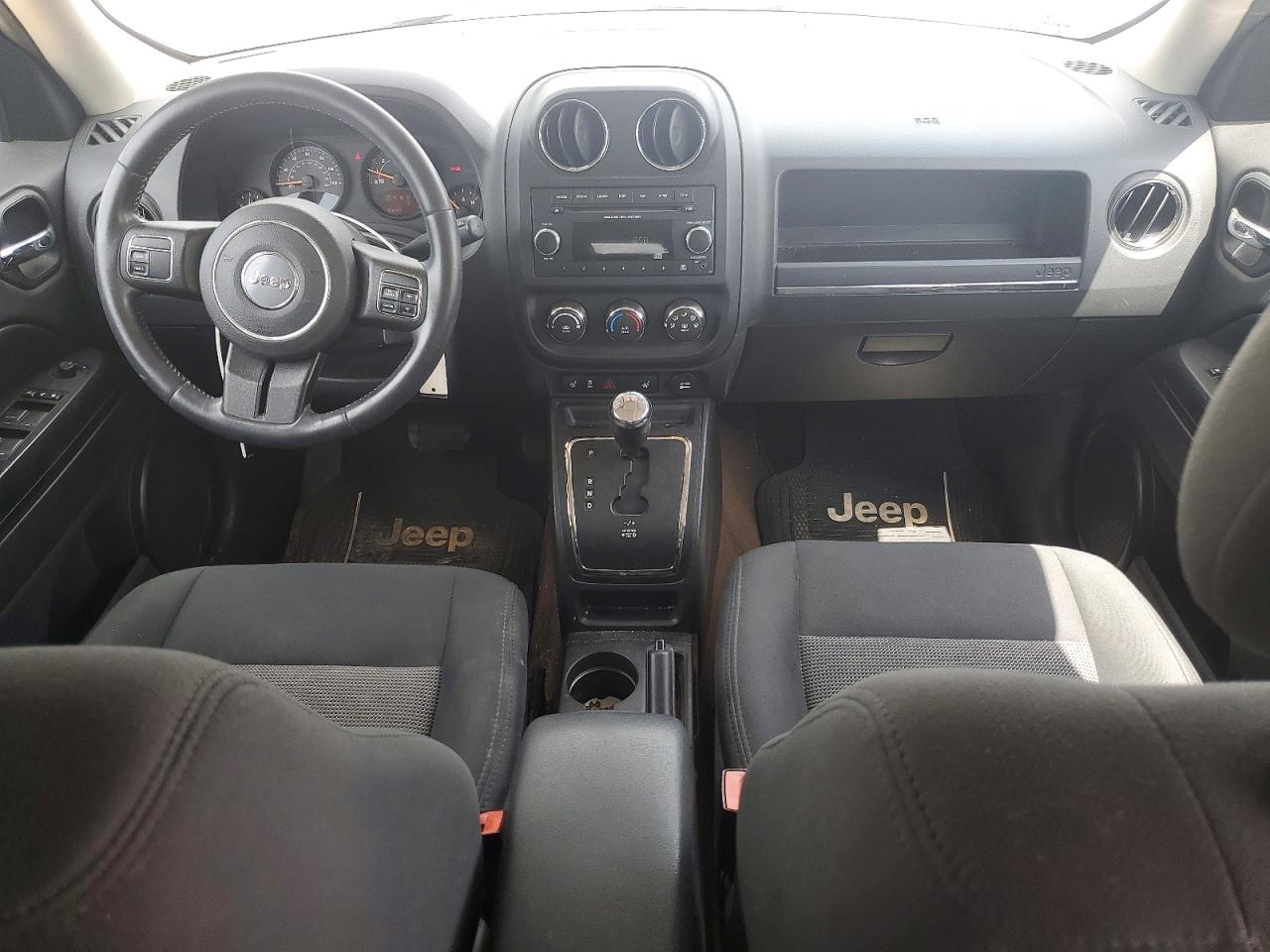 2014 Jeep Patriot Latitude Silver vin: 1C4NJRFBXED778158