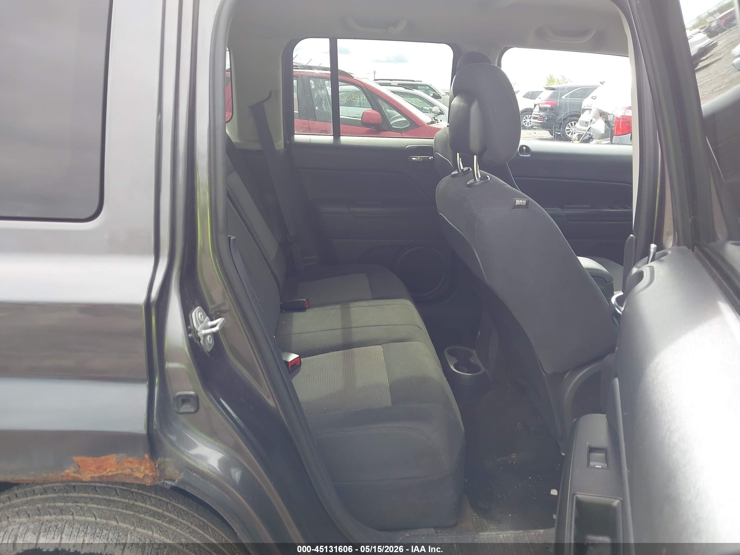 2014 Jeep Patriot Latitude Gray vin: 1C4NJRFBXED898087