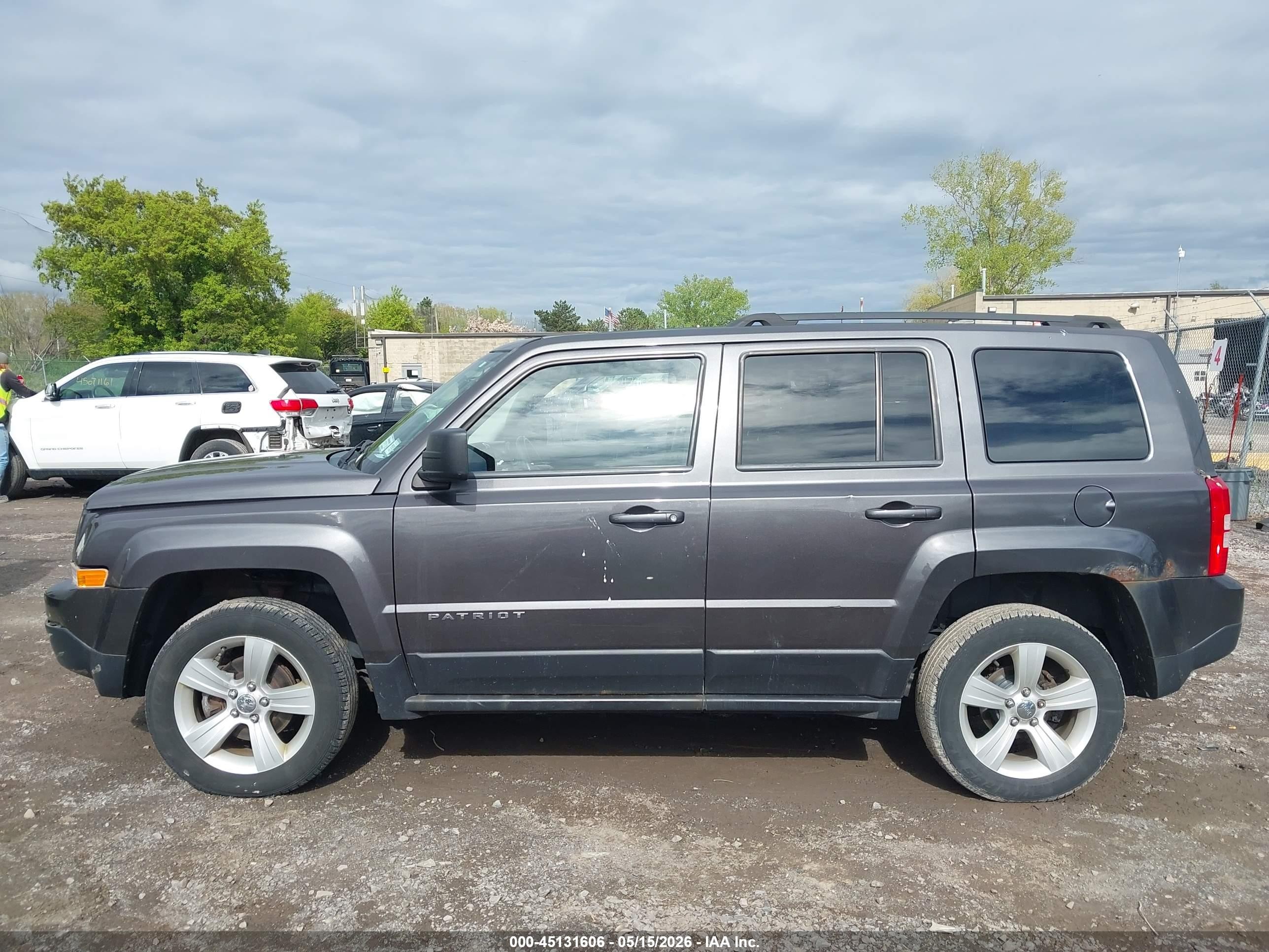 2014 Jeep Patriot Latitude Gray vin: 1C4NJRFBXED898087