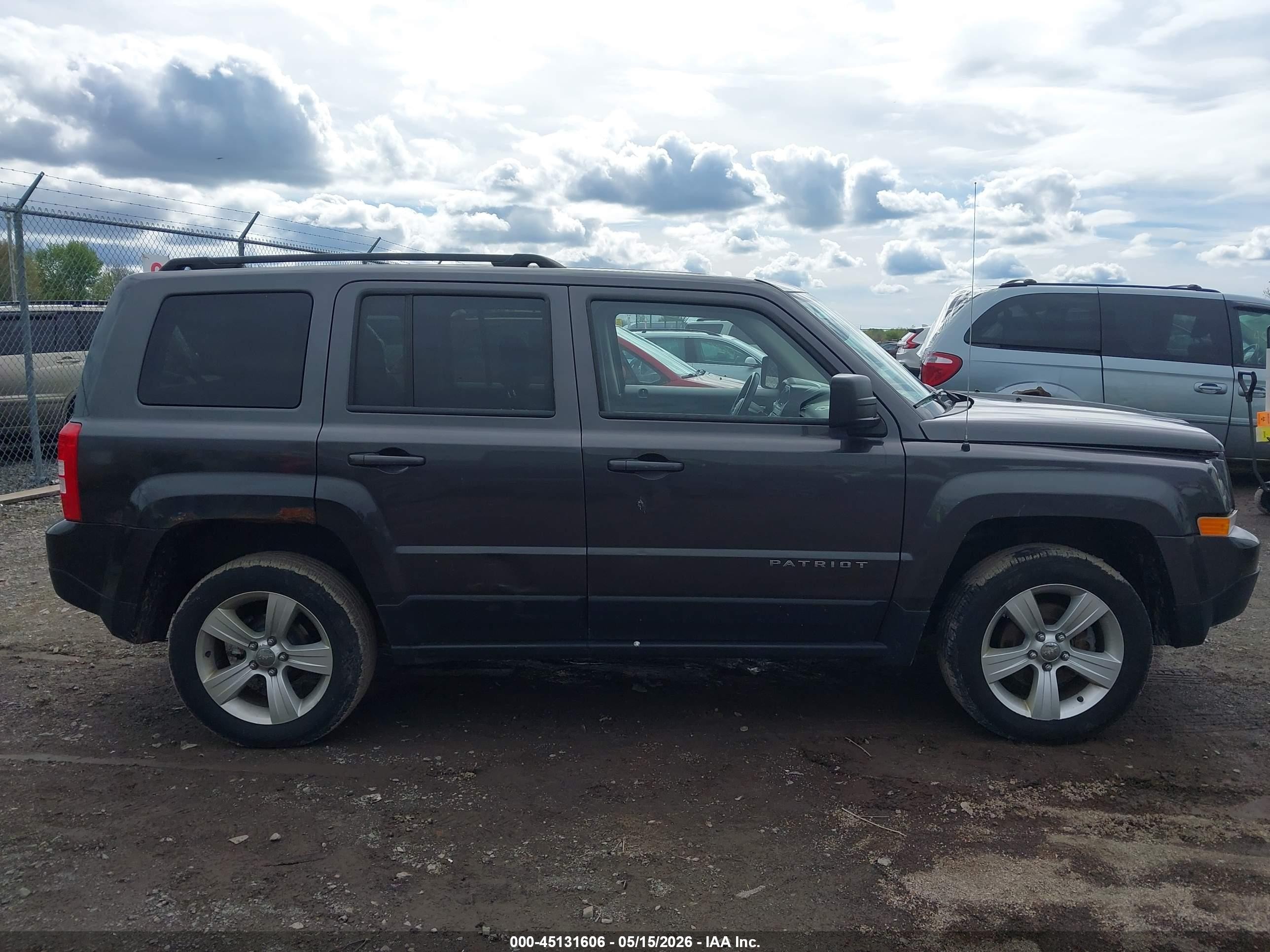 2014 Jeep Patriot Latitude Gray vin: 1C4NJRFBXED898087