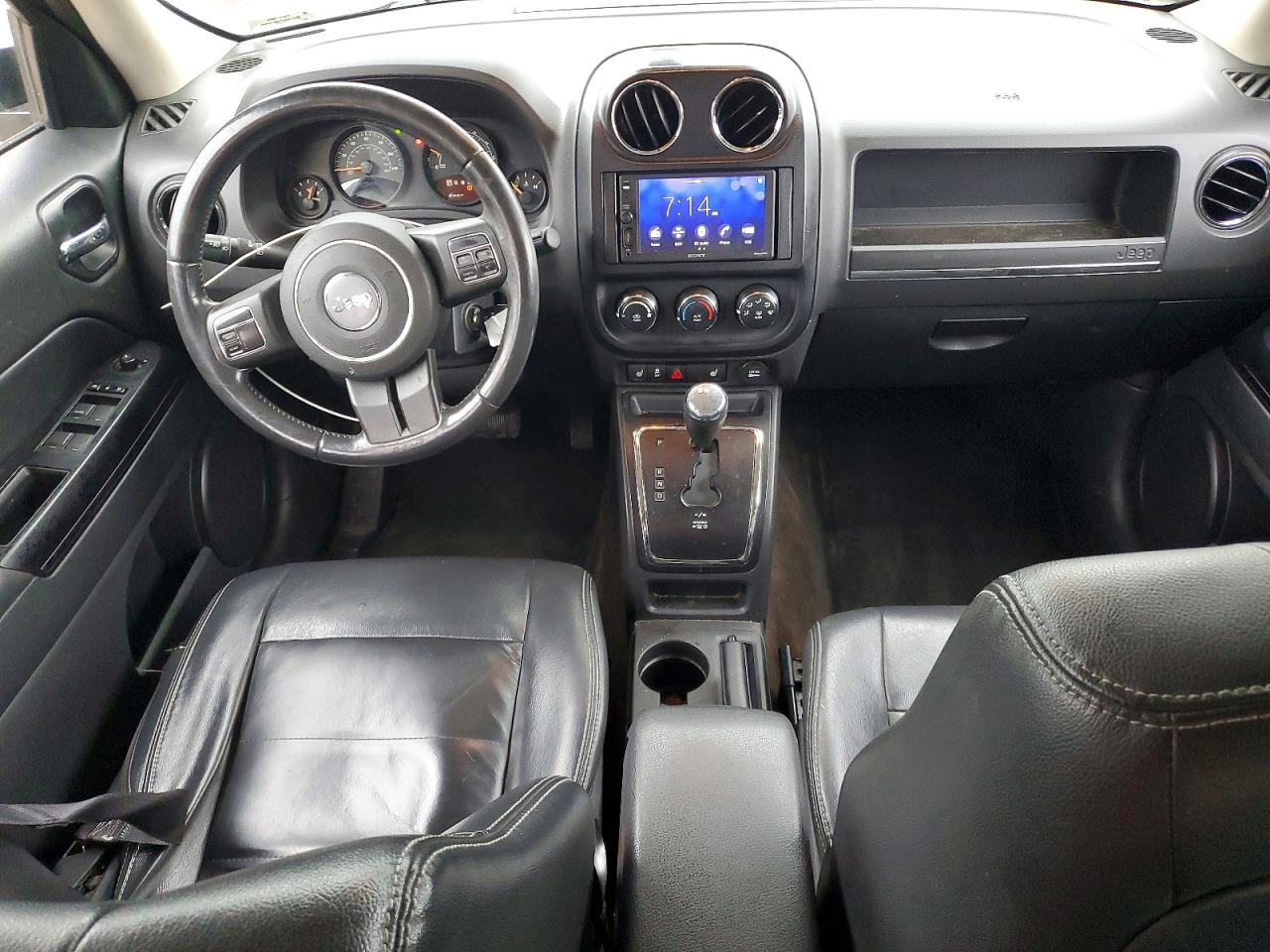 2015 Jeep Patriot Latitude Gray vin: 1C4NJRFBXFD109664