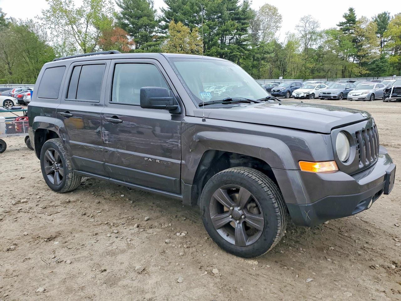 2015 Jeep Patriot Latitude Gray vin: 1C4NJRFBXFD109664