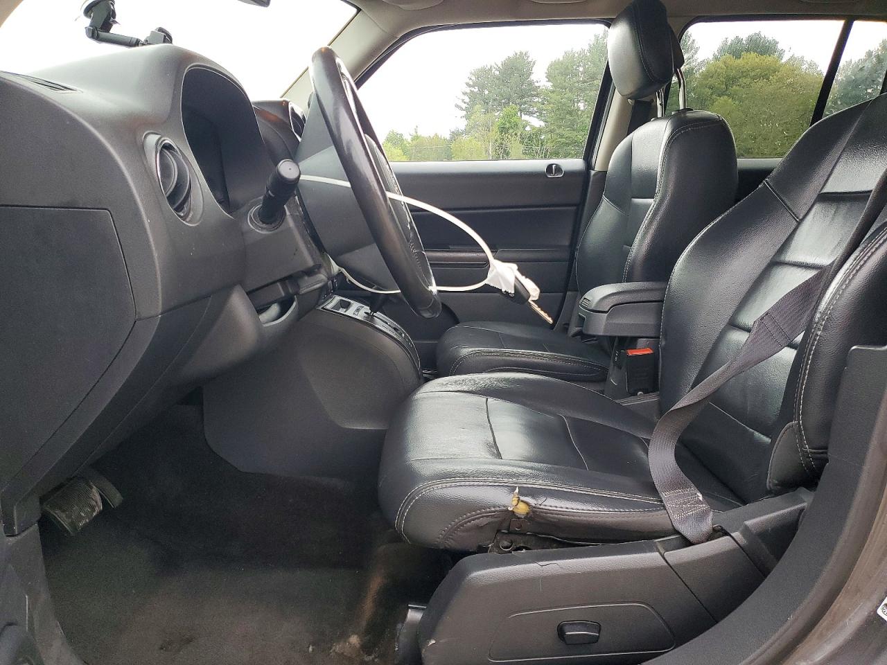 2015 Jeep Patriot Latitude Gray vin: 1C4NJRFBXFD109664