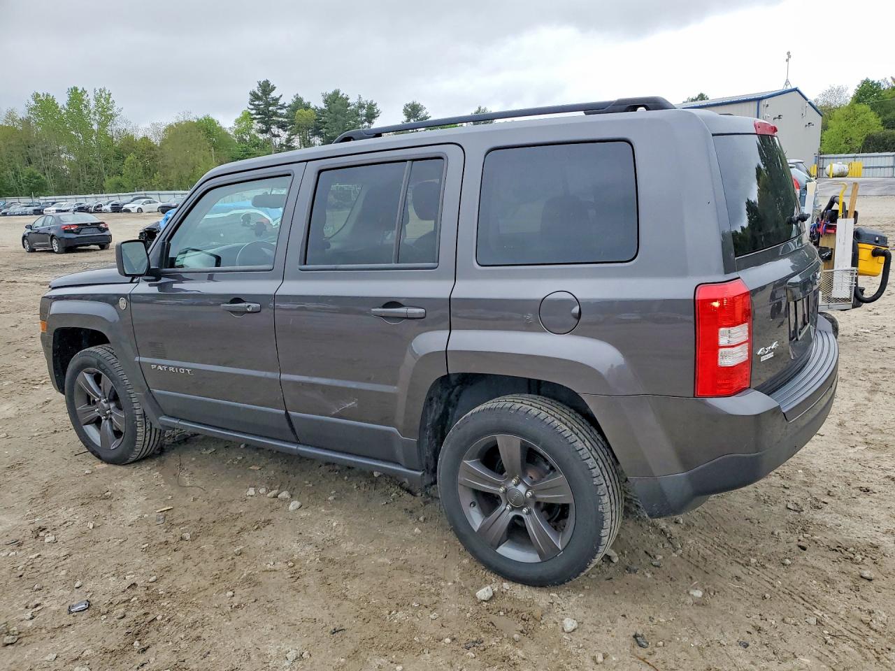 2015 Jeep Patriot Latitude Gray vin: 1C4NJRFBXFD109664