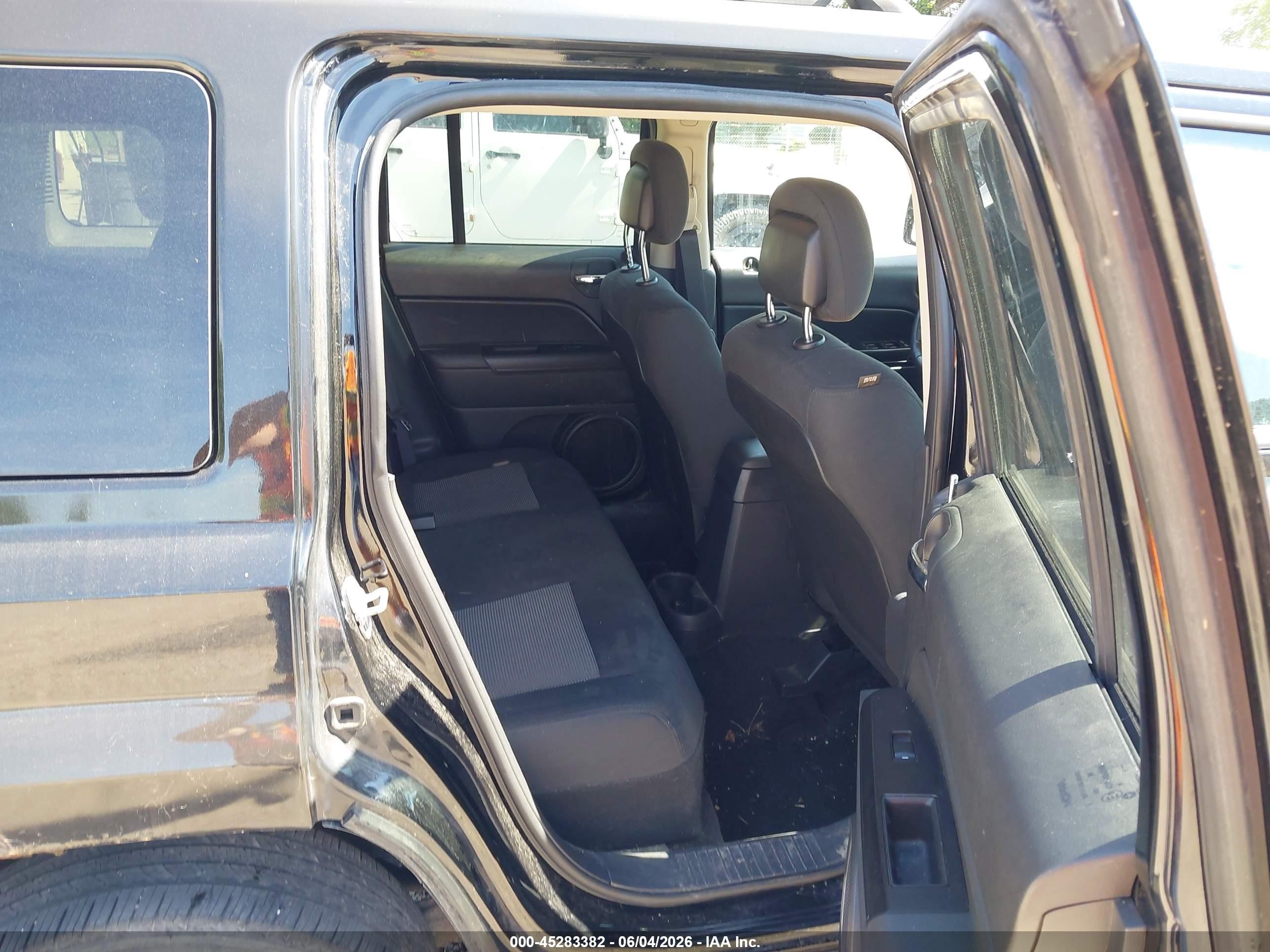 2015 Jeep Patriot Latitude Black vin: 1C4NJRFBXFD184686