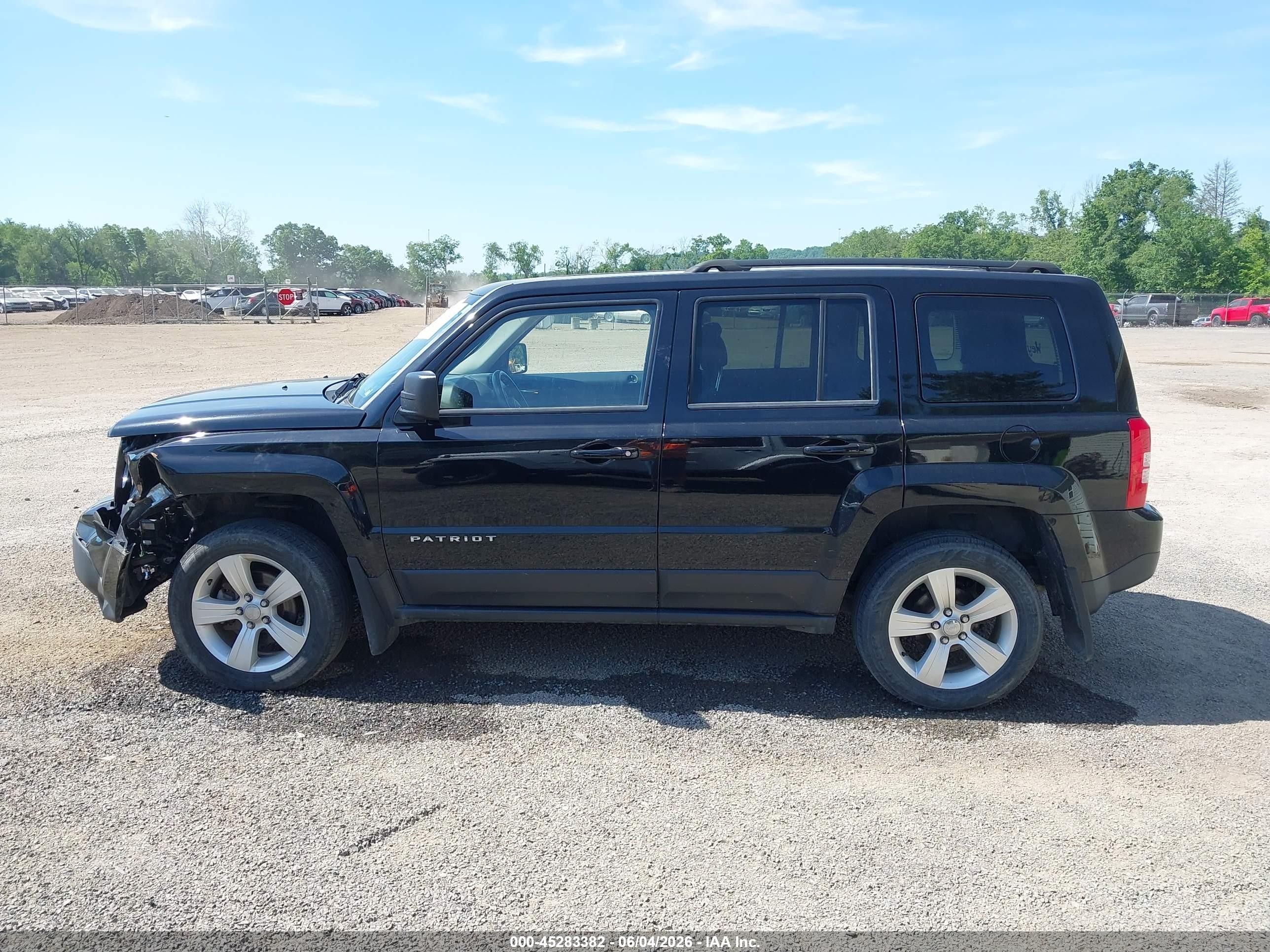 2015 Jeep Patriot Latitude Black vin: 1C4NJRFBXFD184686