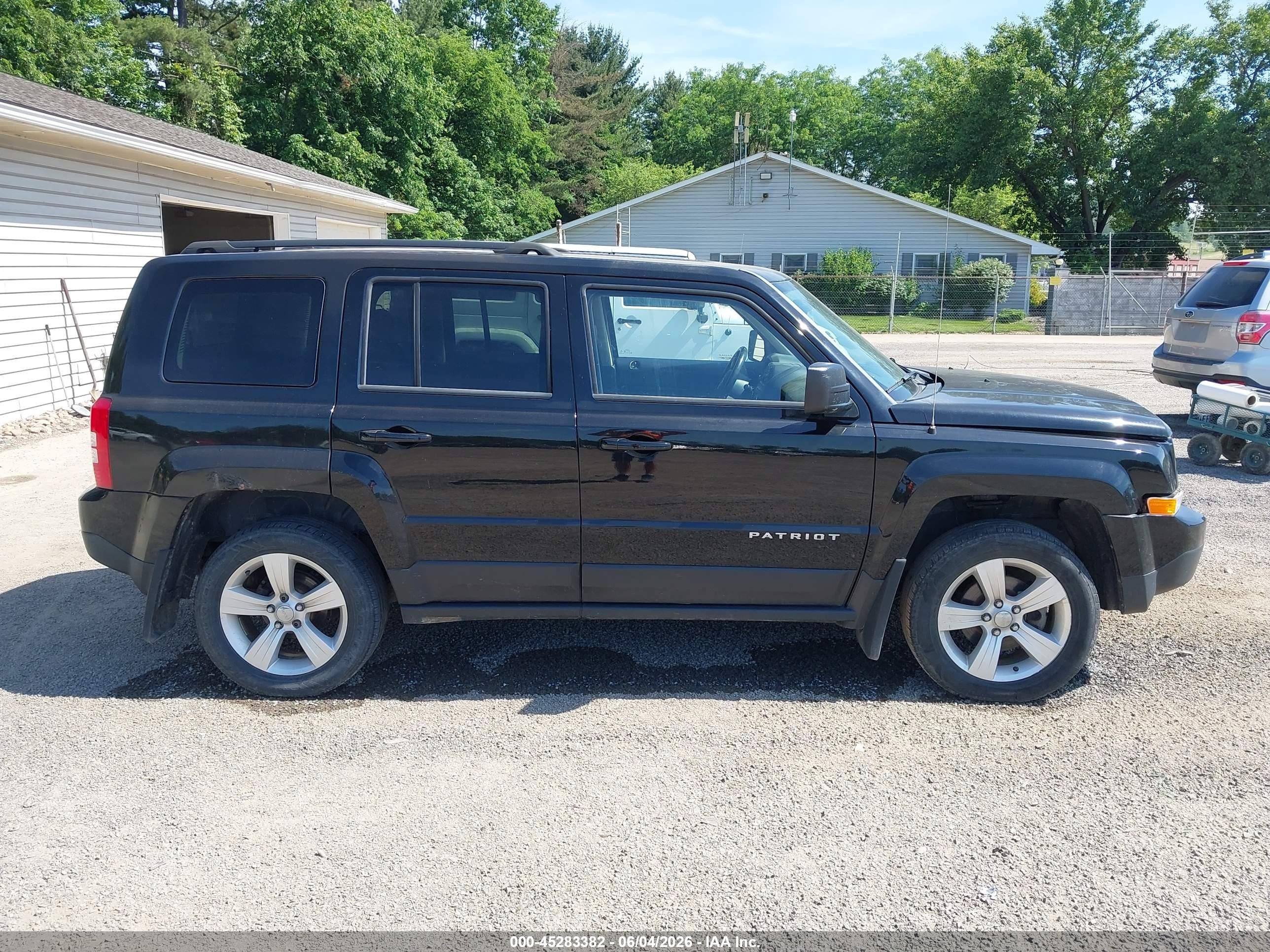 2015 Jeep Patriot Latitude Black vin: 1C4NJRFBXFD184686