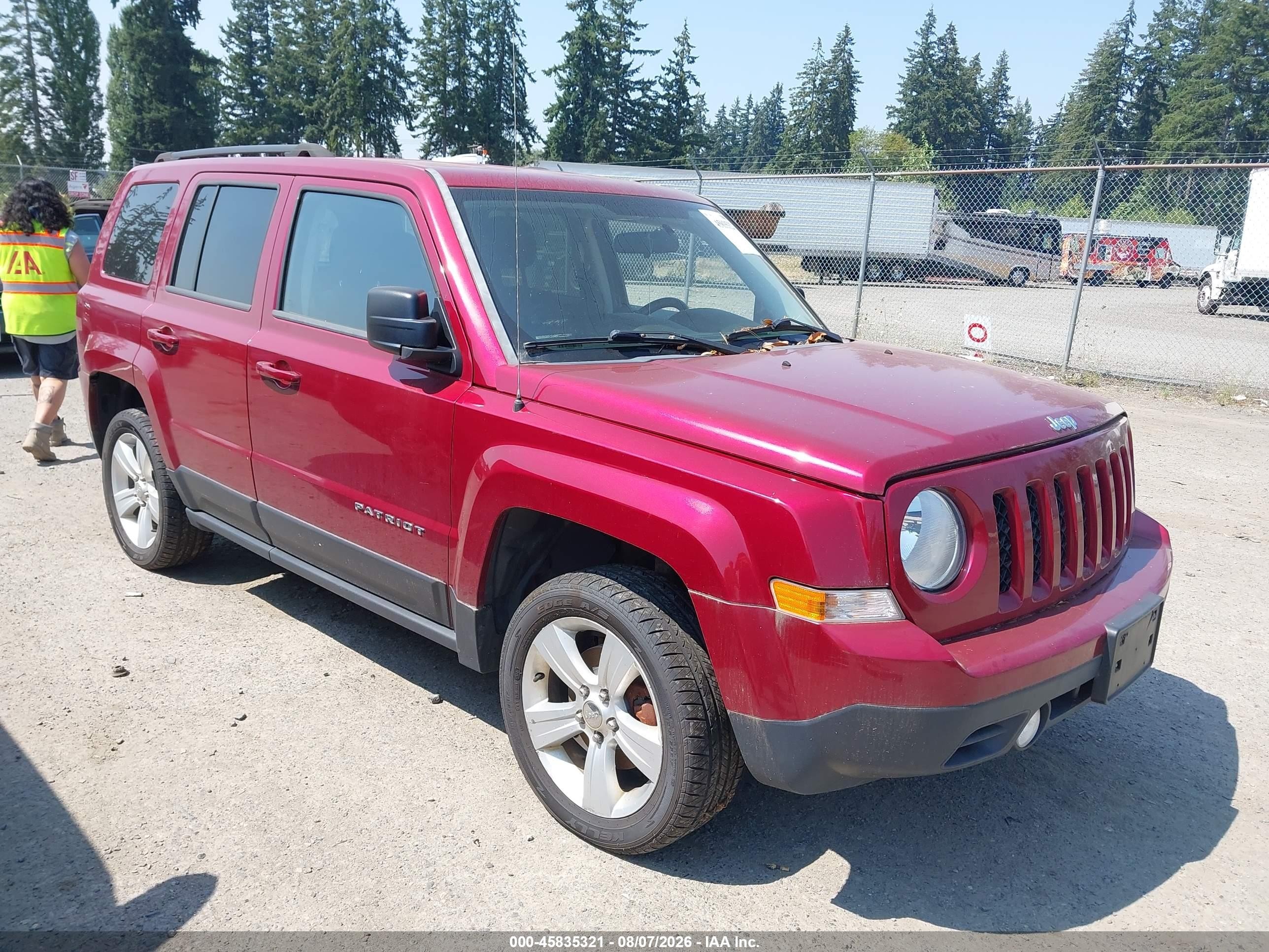 2015 Jeep Patriot Latitude Red vin: 1C4NJRFBXFD248967