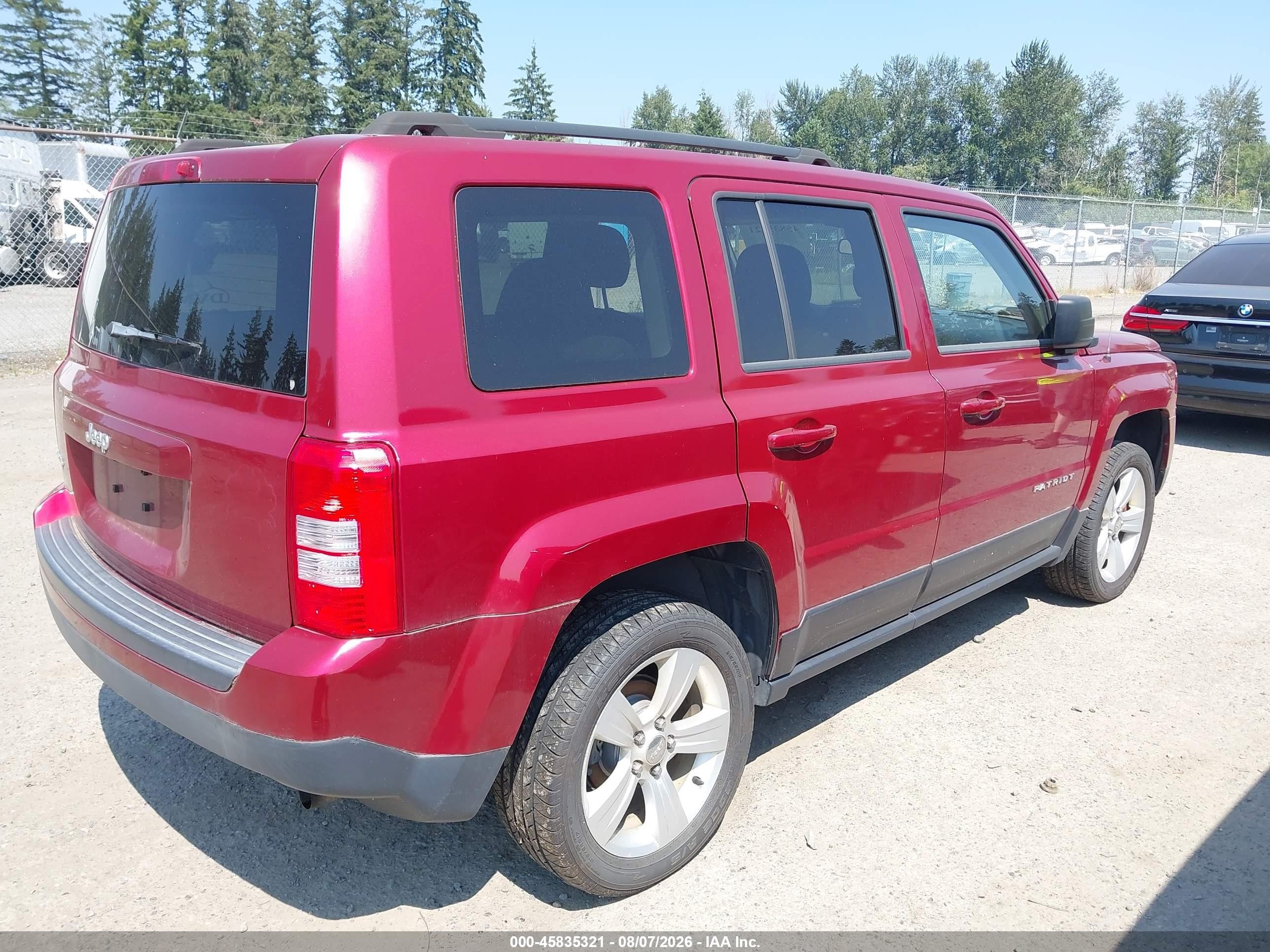 2015 Jeep Patriot Latitude Red vin: 1C4NJRFBXFD248967