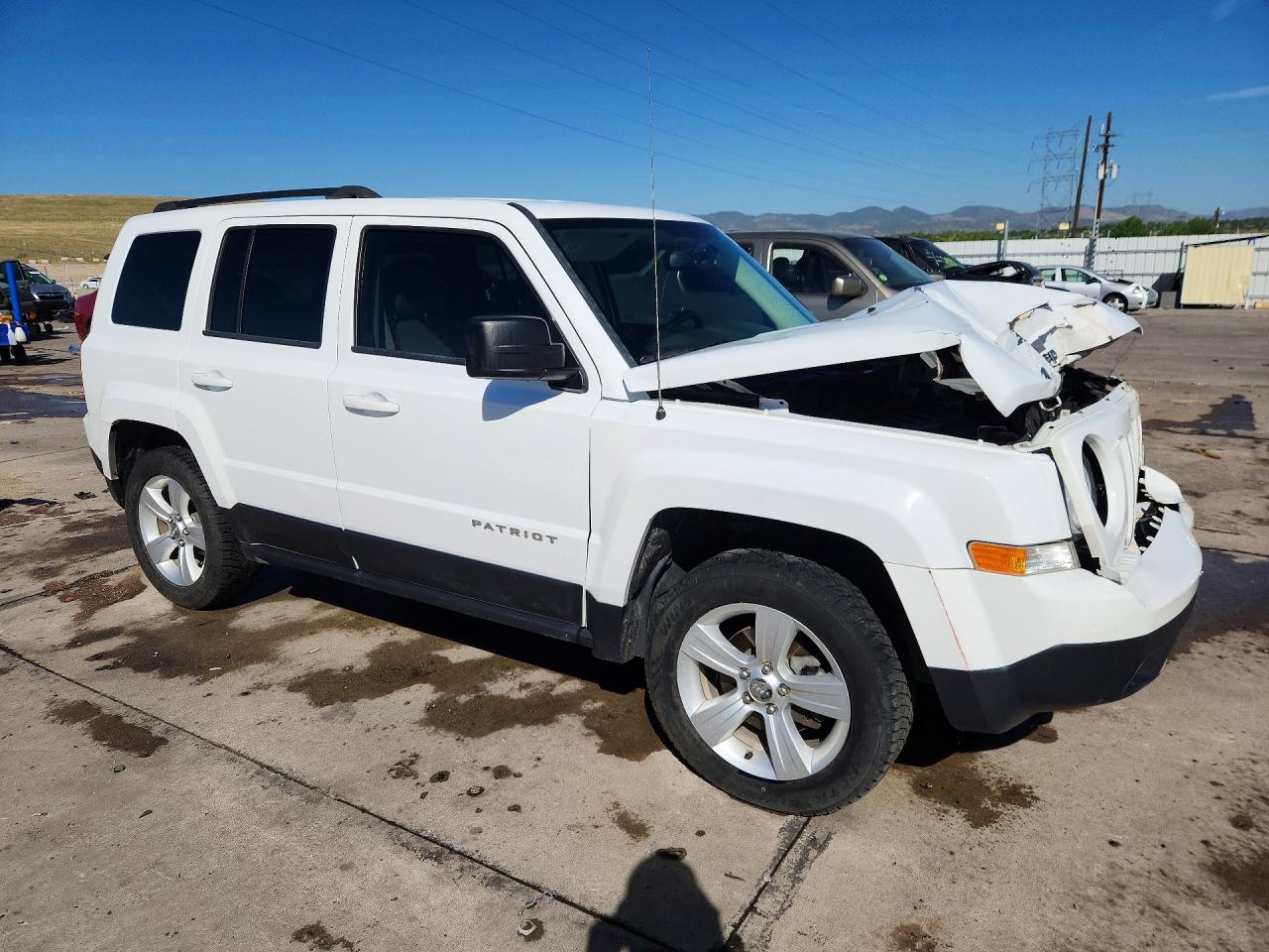 2015 Jeep Patriot Latitude White vin: 1C4NJRFBXFD332982