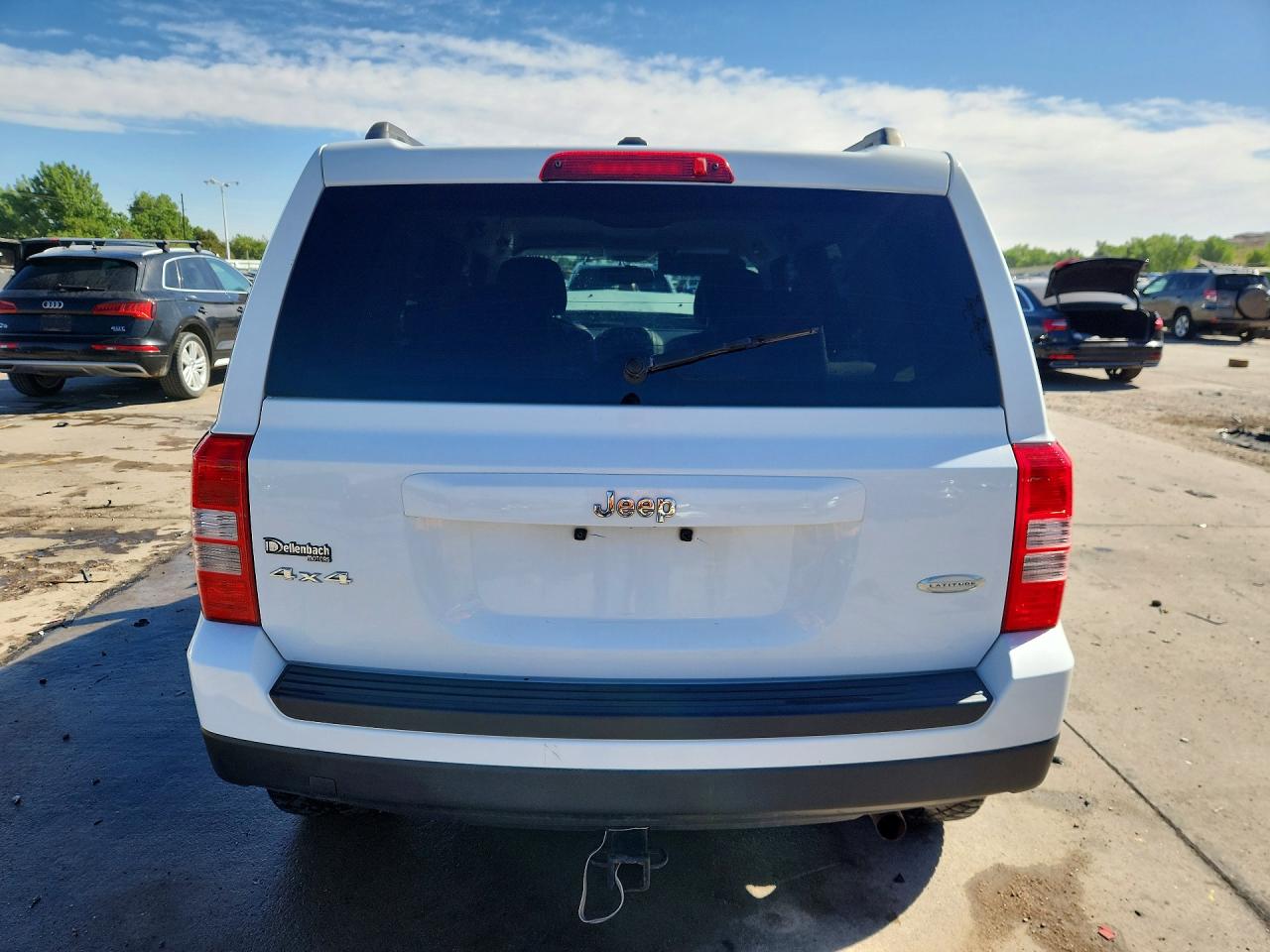 2015 Jeep Patriot Latitude White vin: 1C4NJRFBXFD332982