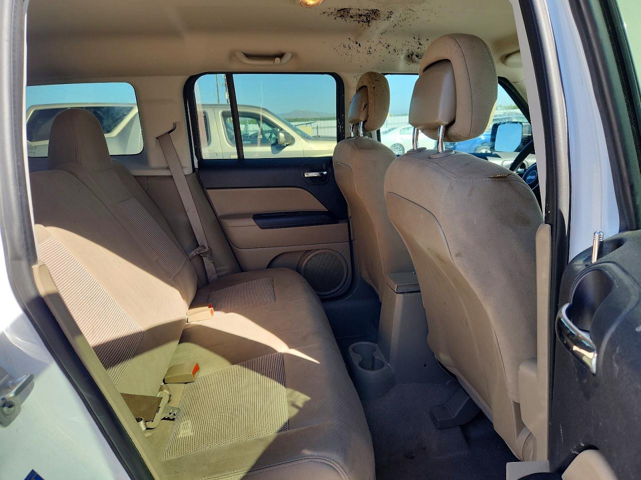 2015 Jeep Patriot Latitude White vin: 1C4NJRFBXFD332982