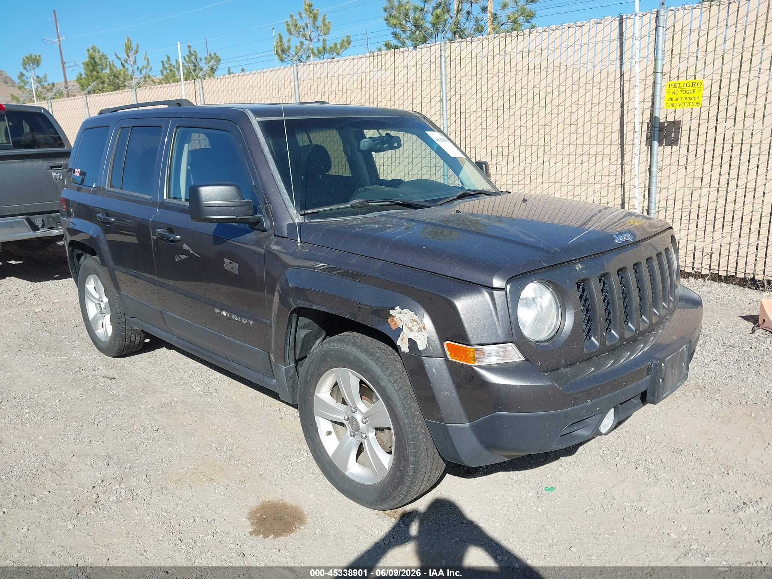 1C4NJRFBXFD376528