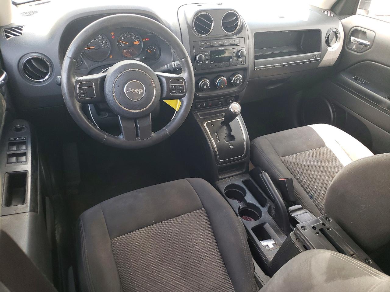 2015 Jeep Patriot Latitude White vin: 1C4NJRFBXFD376609