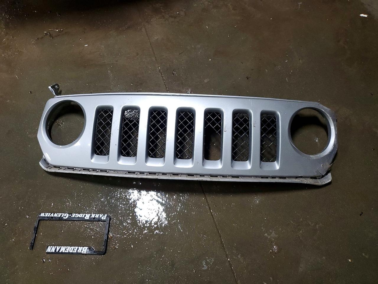 2015 Jeep Patriot Latitude Silver vin: 1C4NJRFBXFD424951