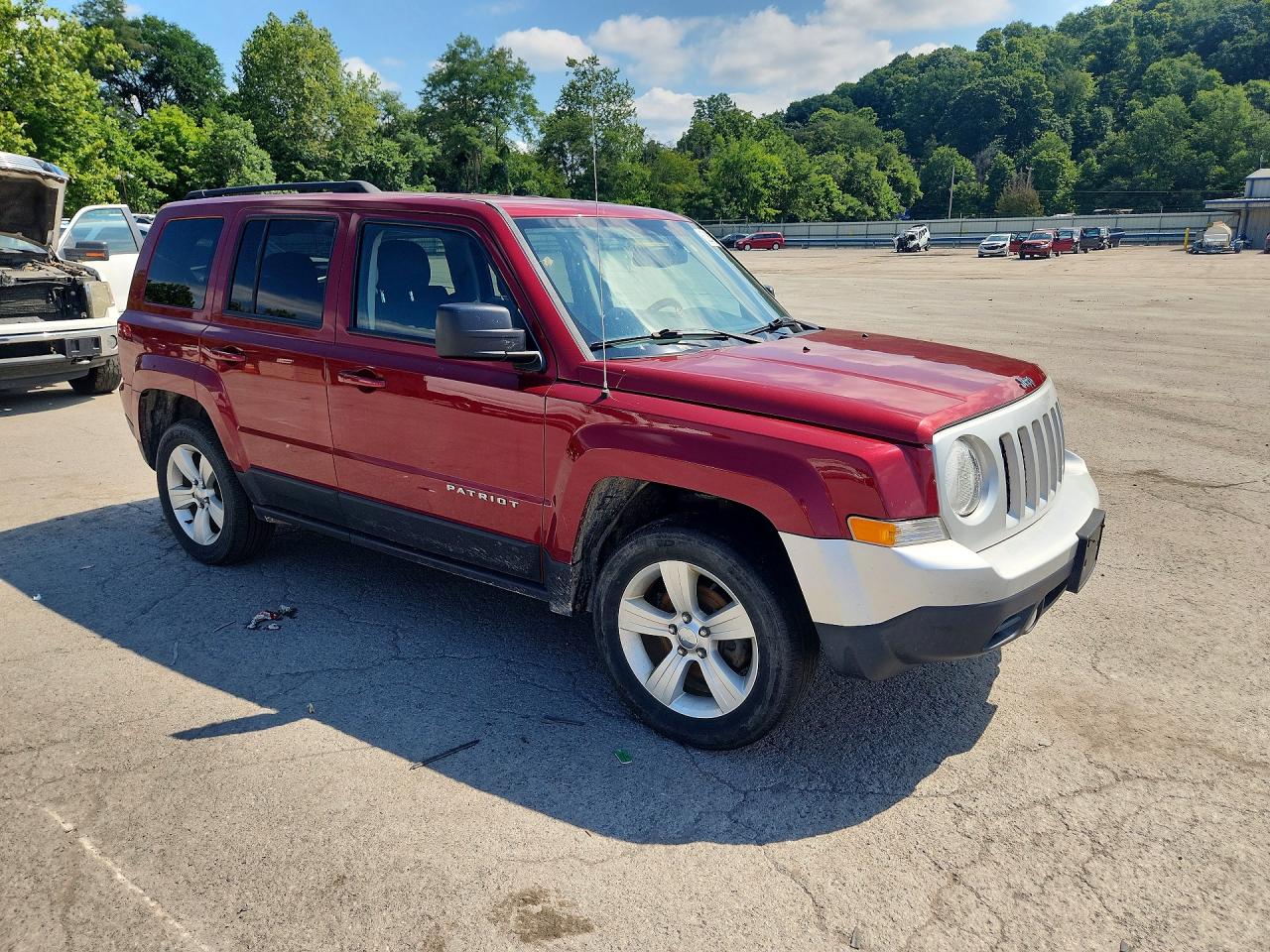 2016 Jeep Patriot Latitude Burgundy vin: 1C4NJRFBXGD647279