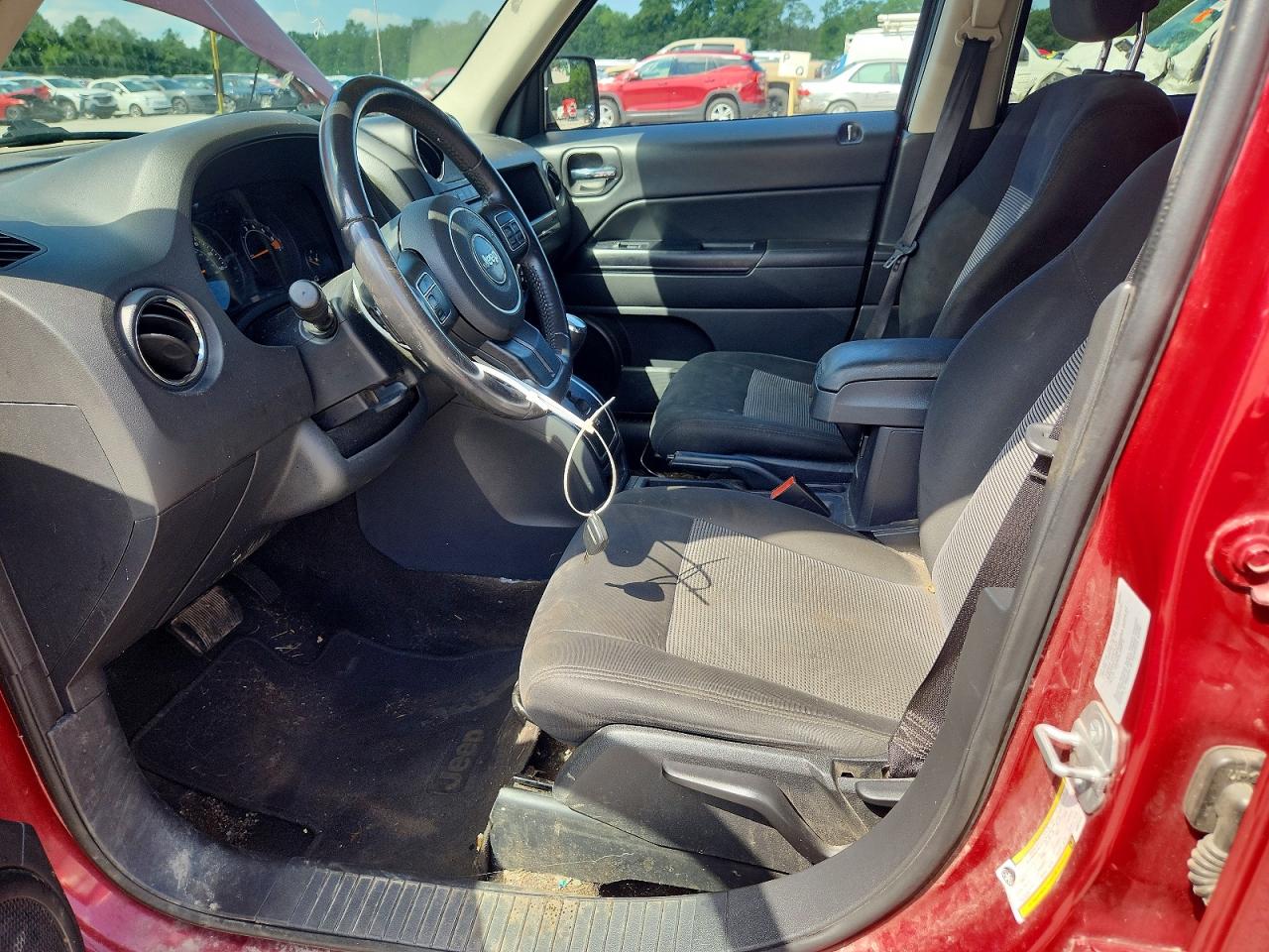 2016 Jeep Patriot Latitude Burgundy vin: 1C4NJRFBXGD647279