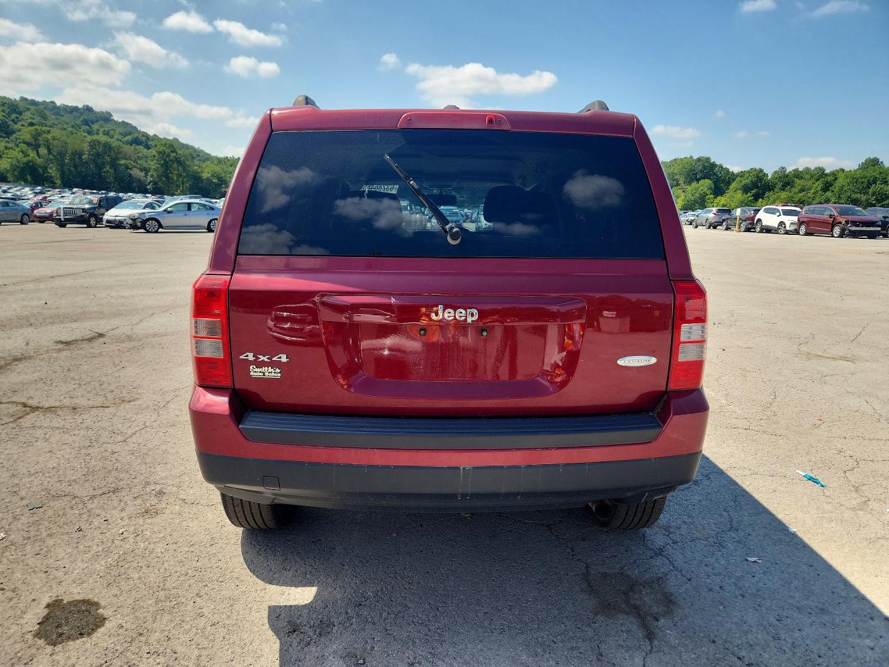 2016 Jeep Patriot Latitude Burgundy vin: 1C4NJRFBXGD647279