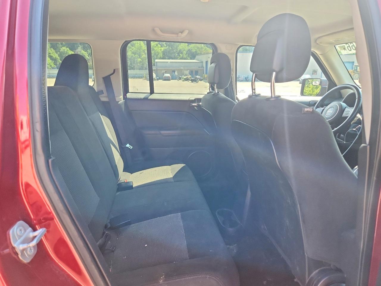 2016 Jeep Patriot Latitude Burgundy vin: 1C4NJRFBXGD647279