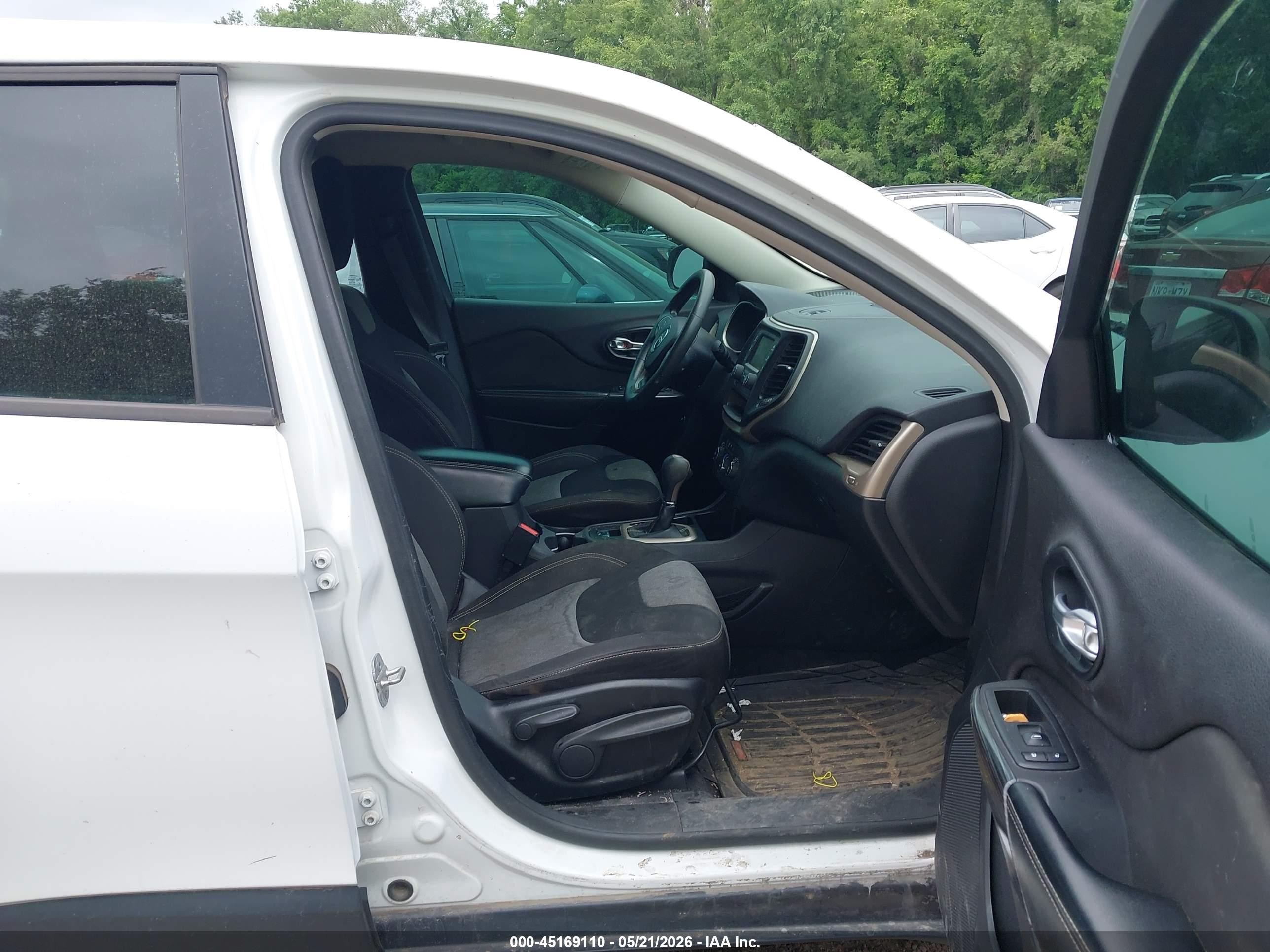 2014 Jeep Cherokee Sport White vin: 1C4PJLAB0EW104554