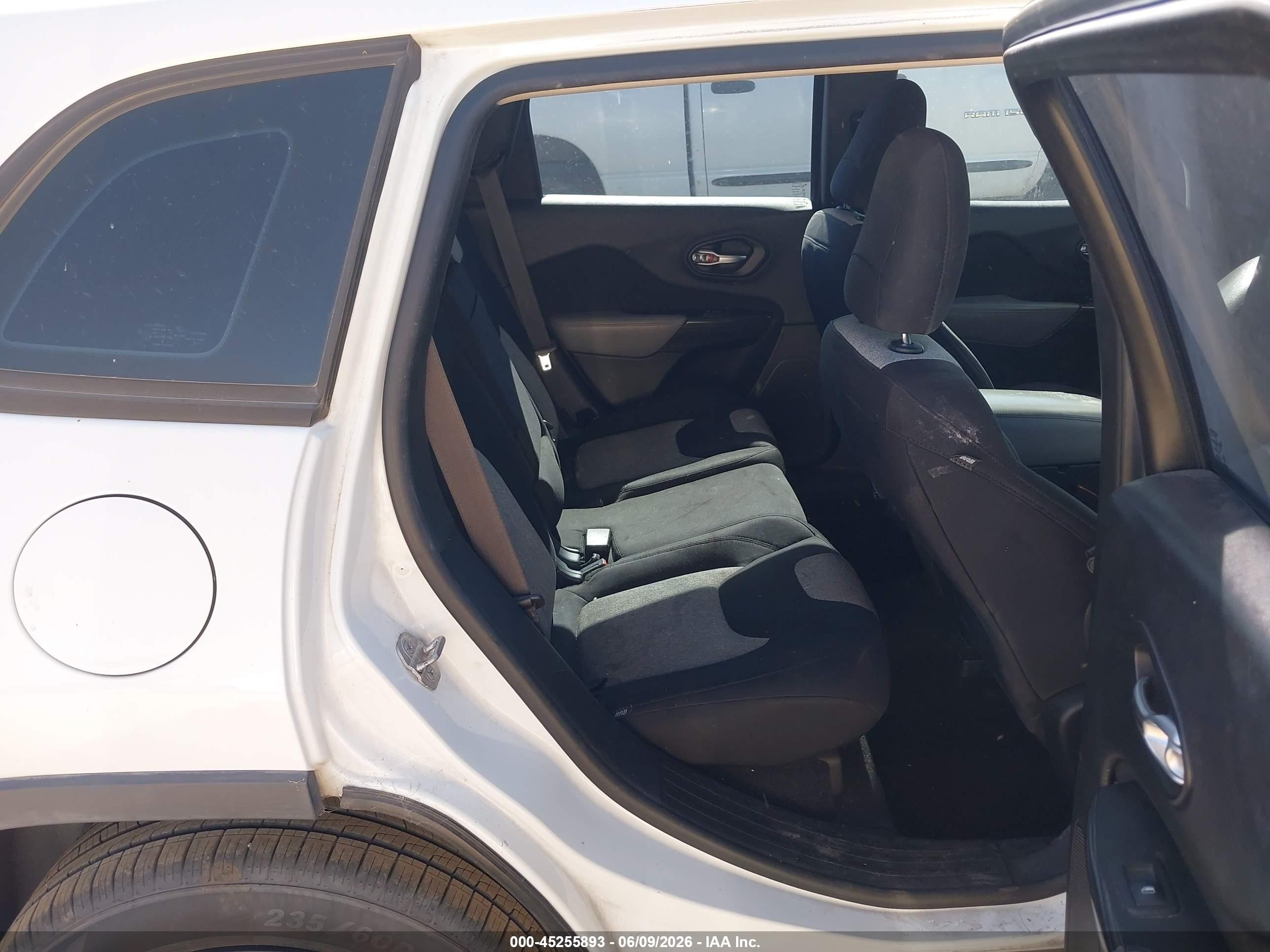 2014 Jeep Cherokee Sport White vin: 1C4PJLAB0EW163944