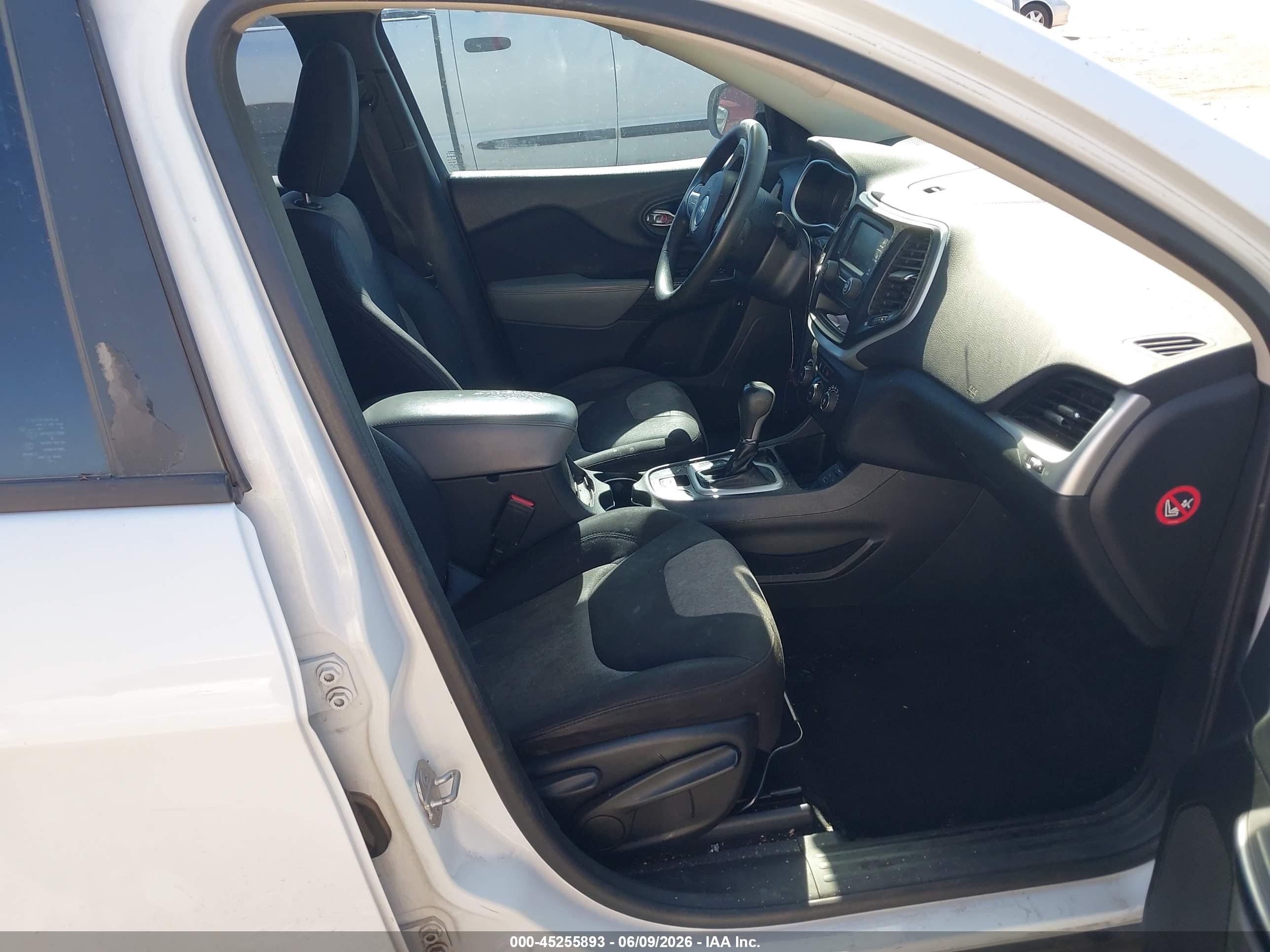 2014 Jeep Cherokee Sport White vin: 1C4PJLAB0EW163944
