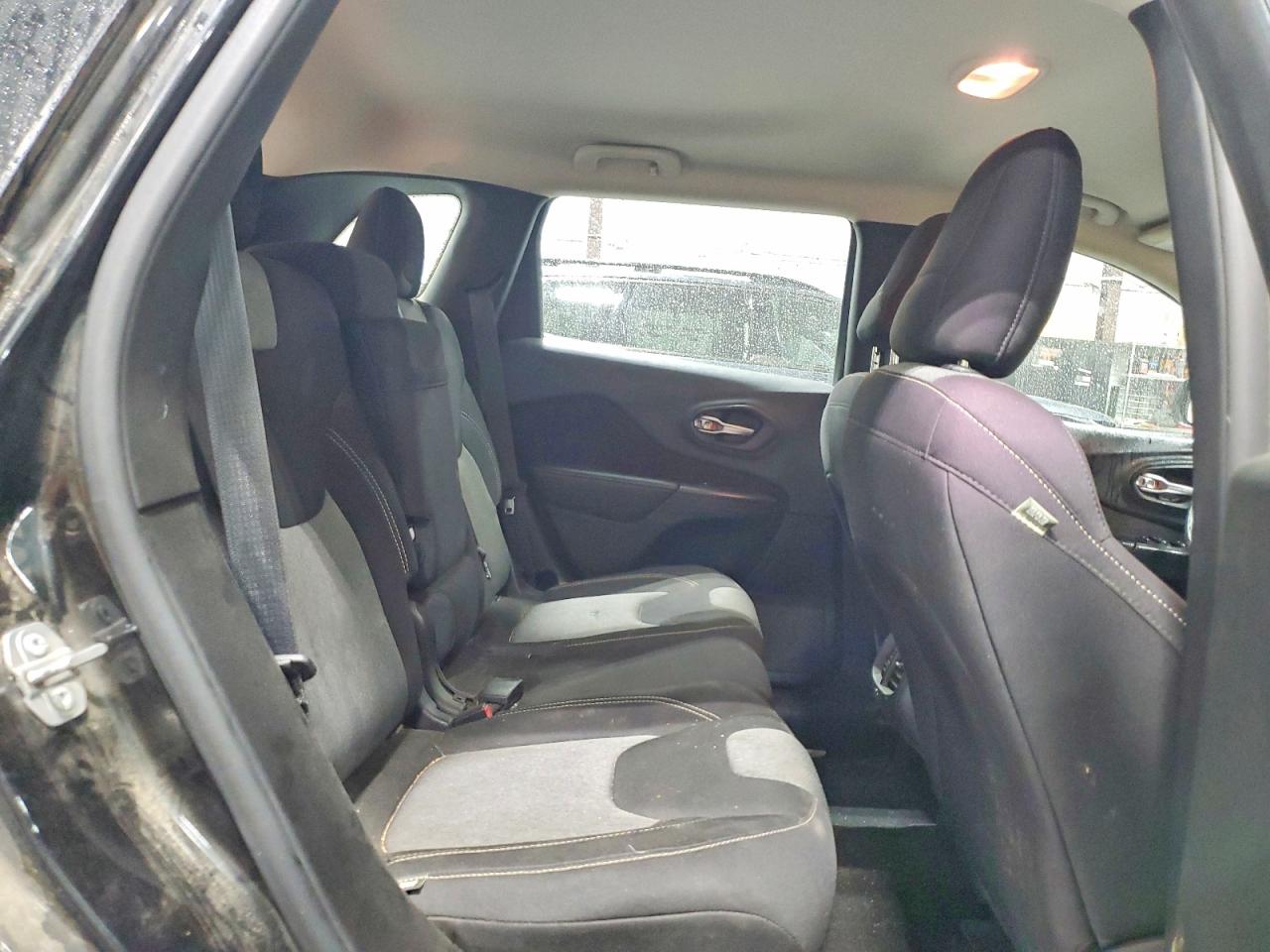 2015 Jeep Cherokee Sport Черный vin: 1C4PJLAB0FW566002
