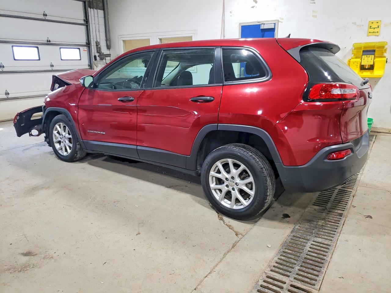 2015 Jeep Cherokee Sport Maroon vin: 1C4PJLAB0FW589781