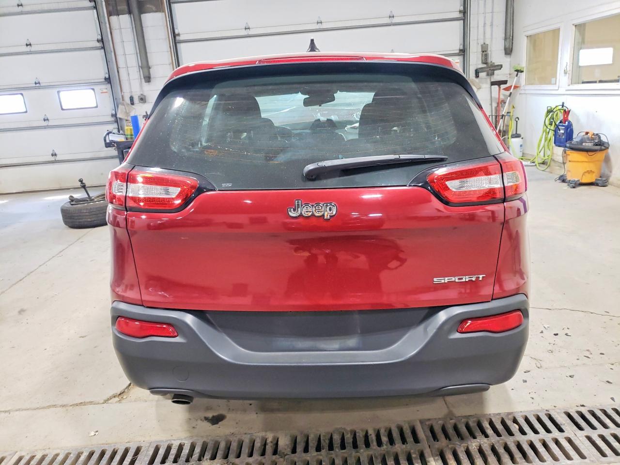 2015 Jeep Cherokee Sport Maroon vin: 1C4PJLAB0FW589781