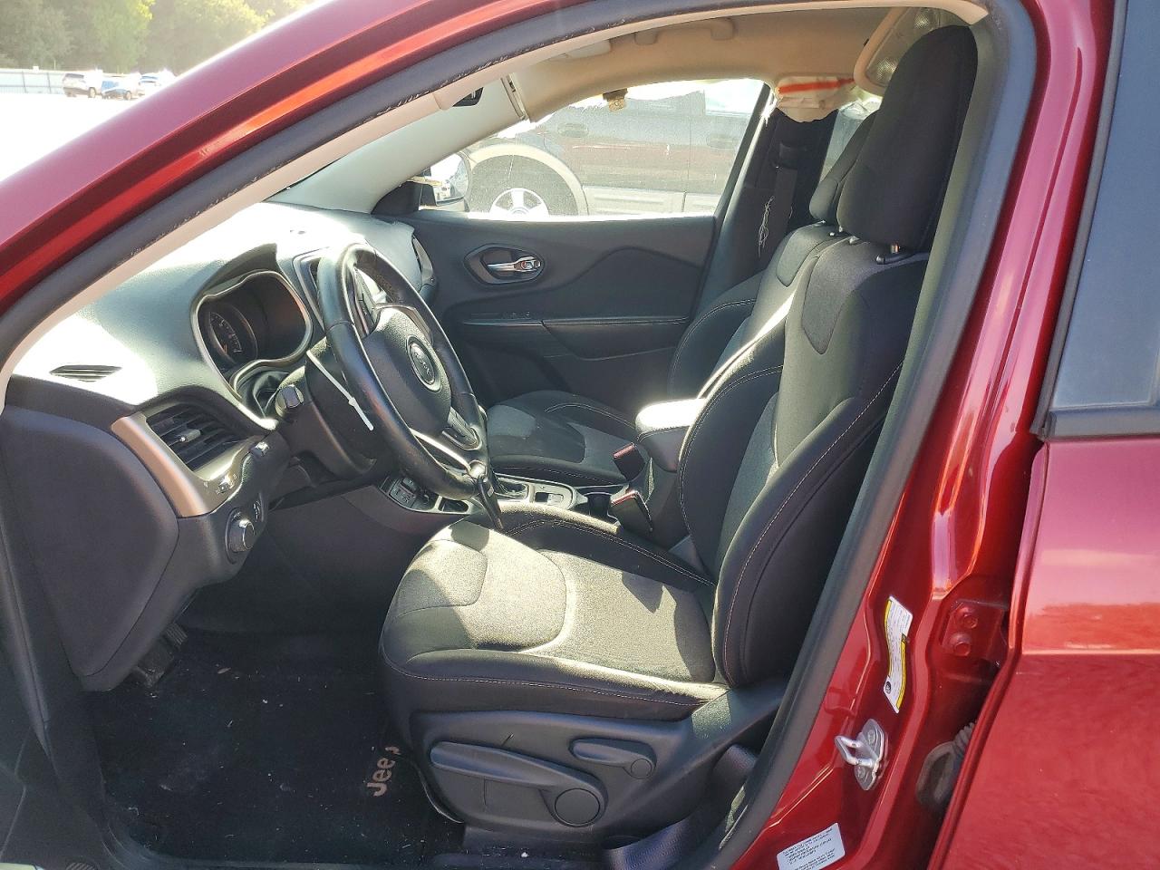 2015 Jeep Cherokee Sport Red vin: 1C4PJLAB0FW628384