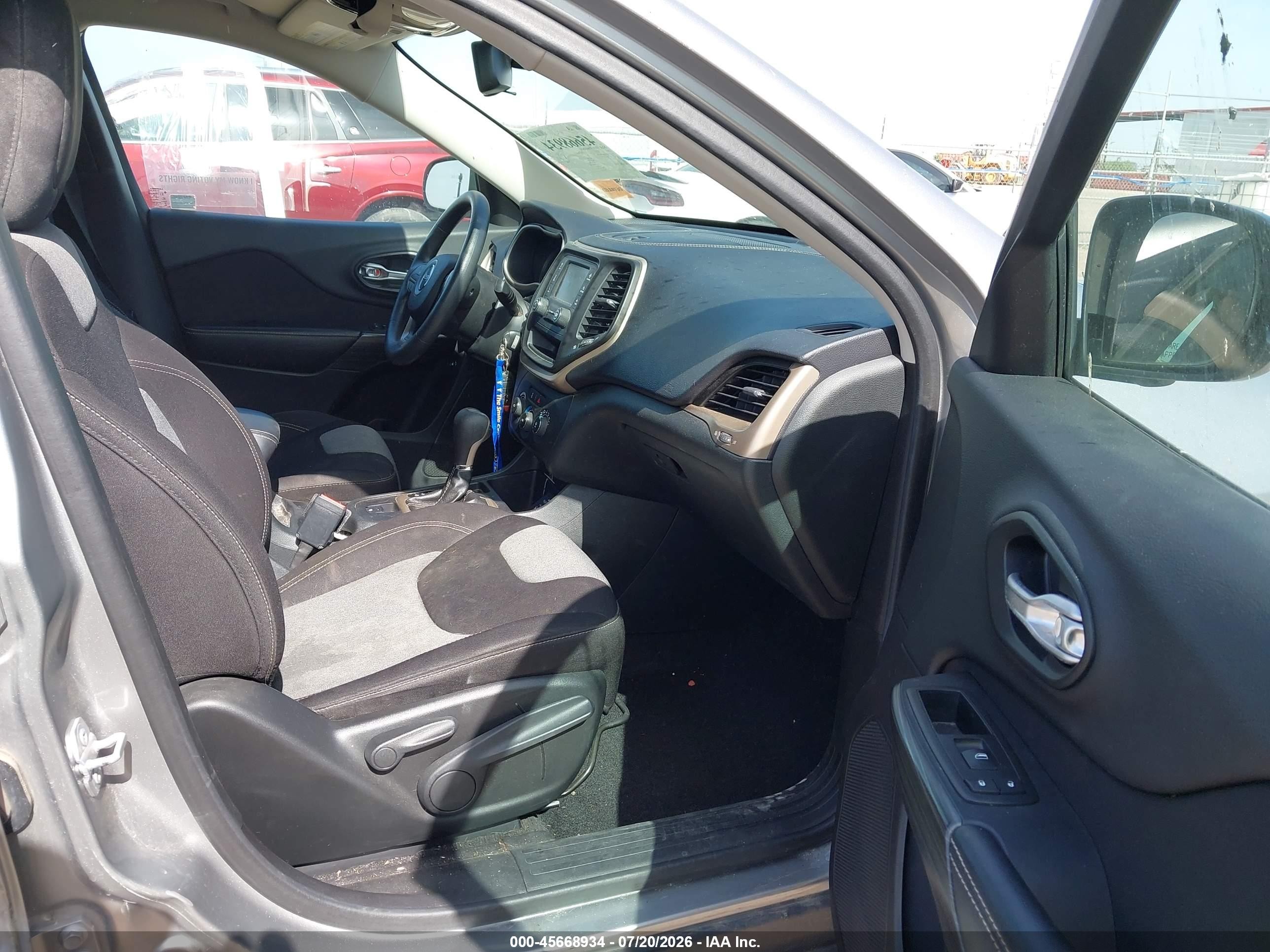 2015 Jeep Cherokee Sport Серый vin: 1C4PJLAB0FW684406