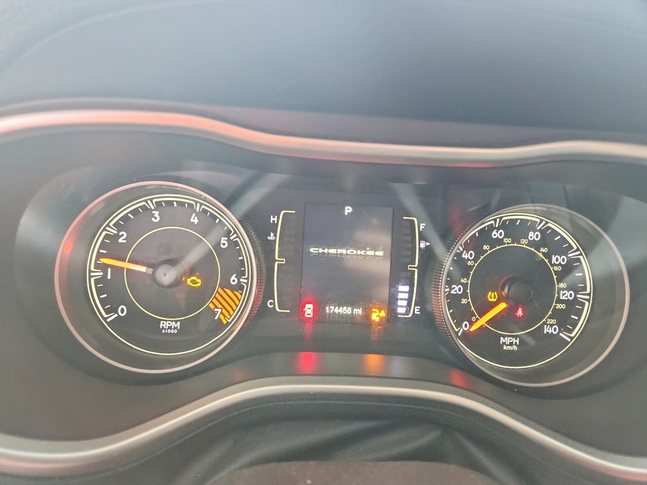 2014 Jeep Cherokee Sport Silver vin: 1C4PJLAB1EW122724