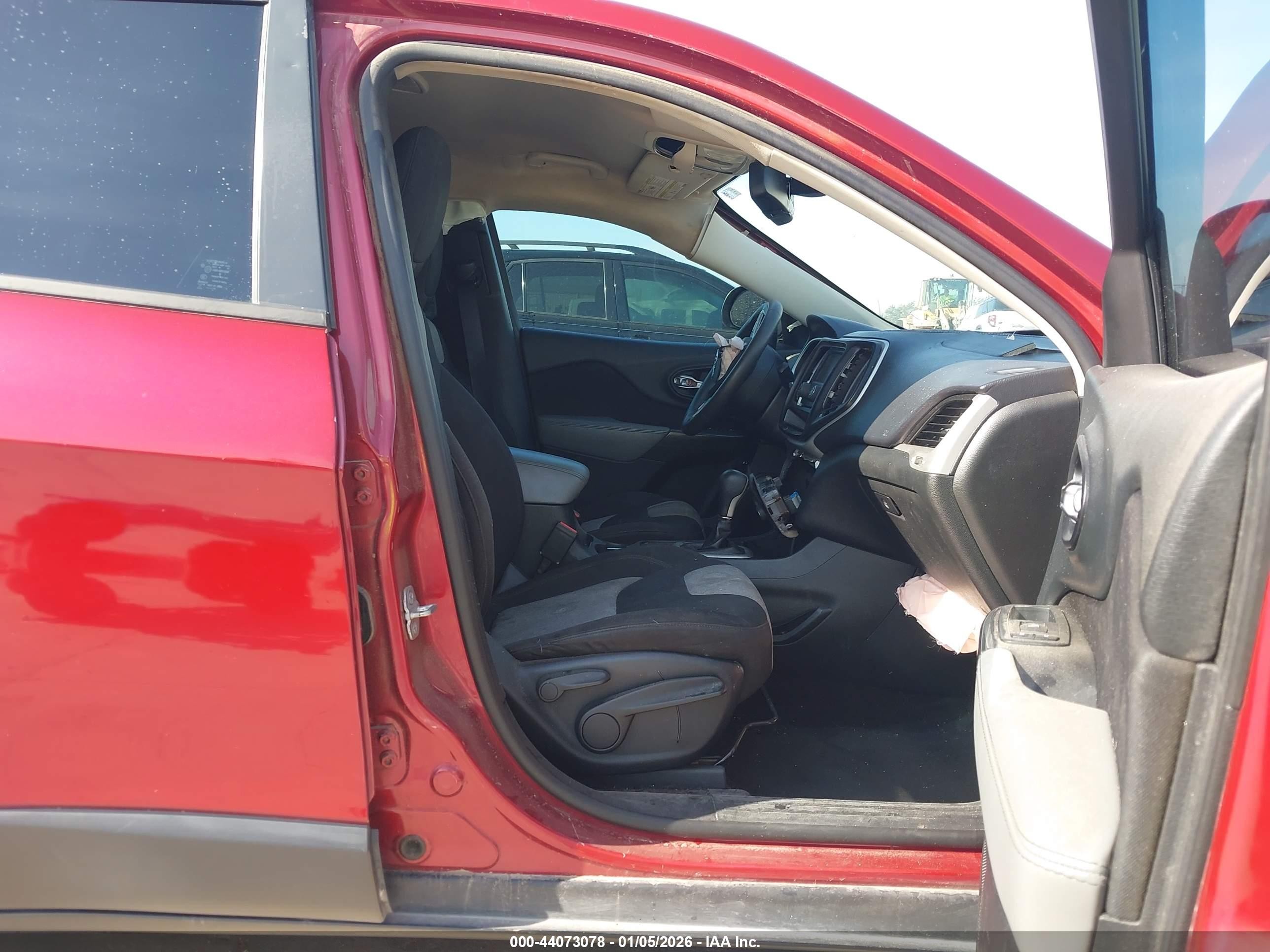 2014 Jeep Cherokee Sport Красный vin: 1C4PJLAB1EW228431