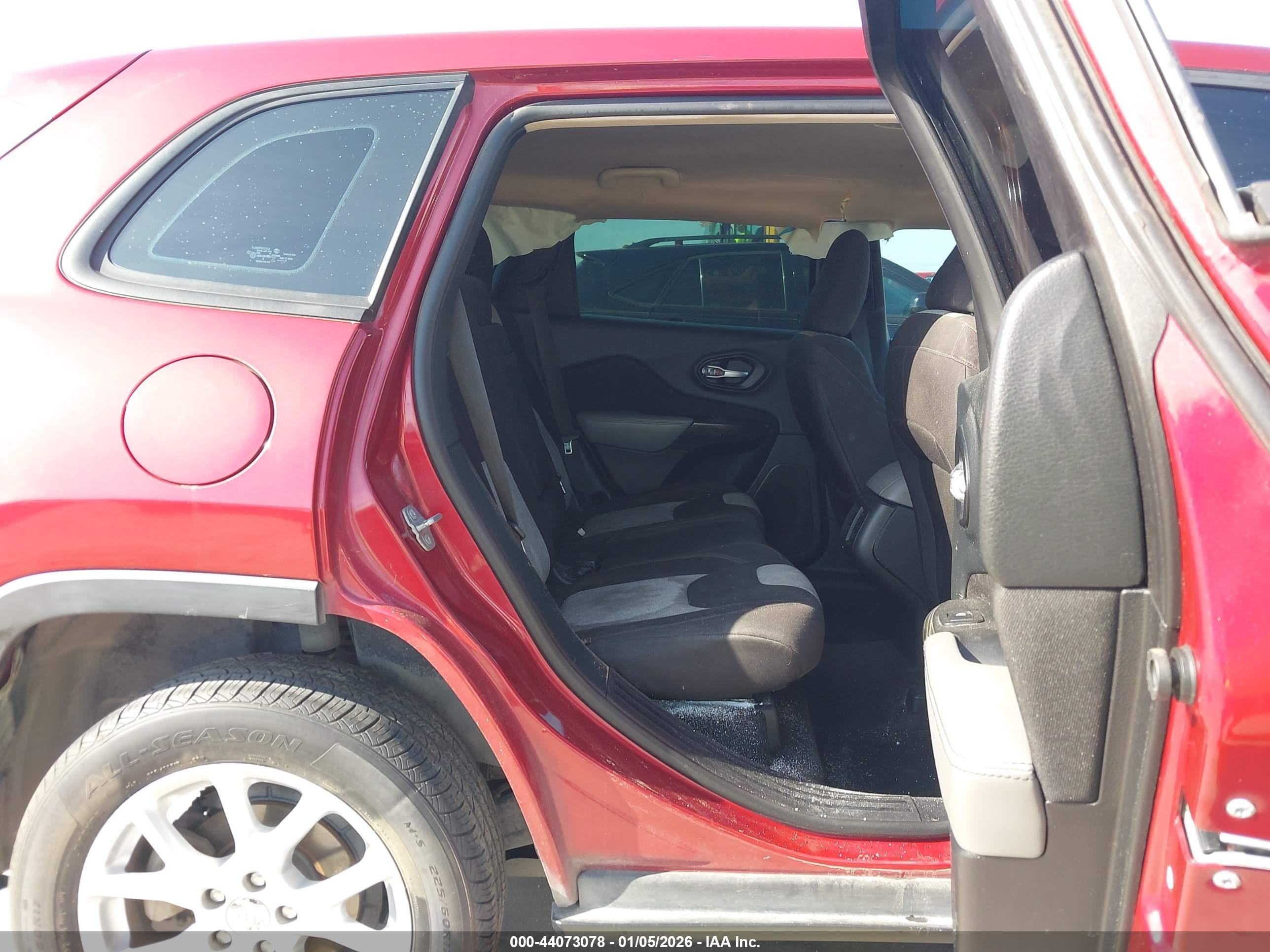 2014 Jeep Cherokee Sport Красный vin: 1C4PJLAB1EW228431