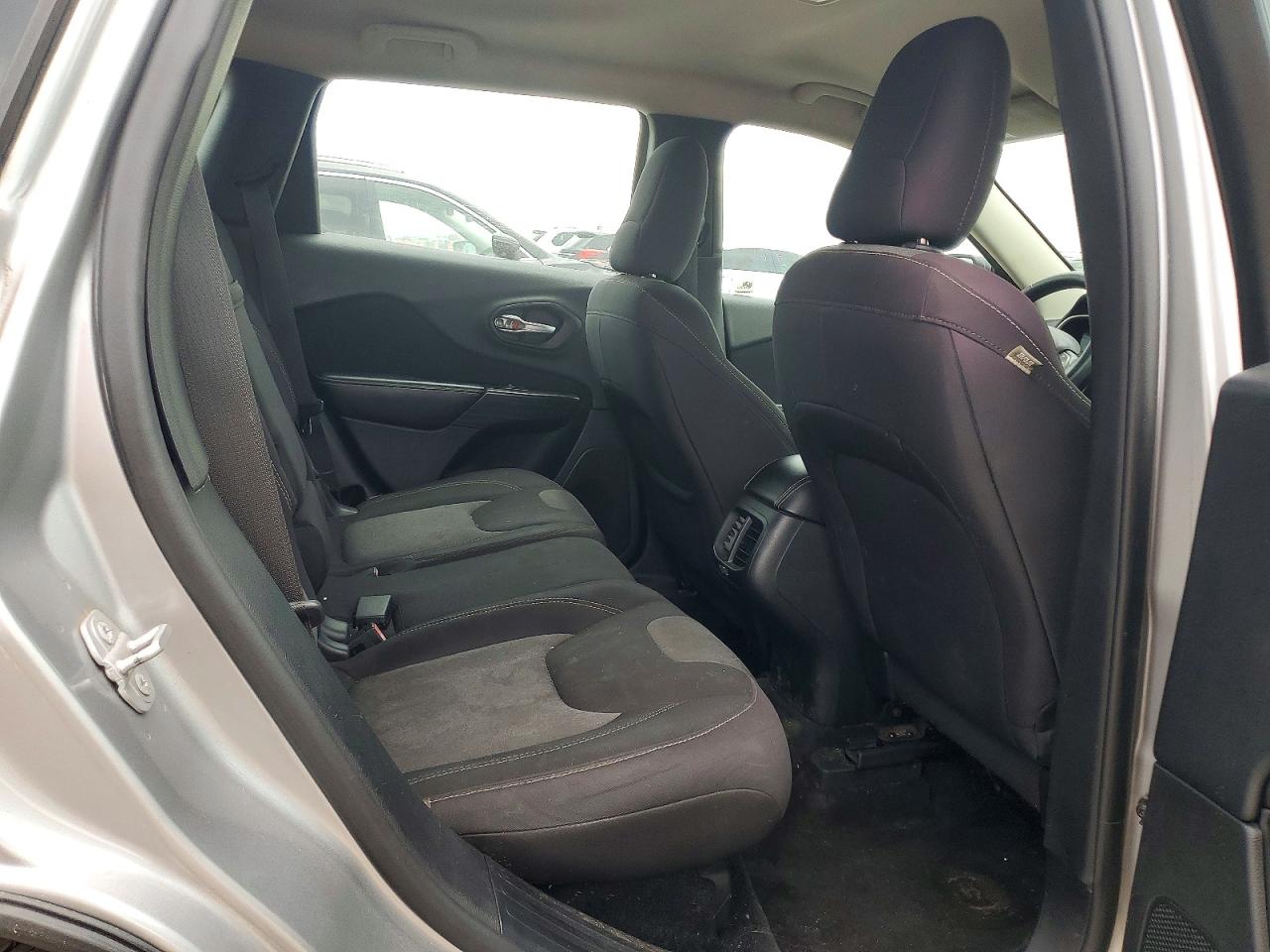 2015 Jeep Cherokee Sport Серебряный vin: 1C4PJLAB1FW579213