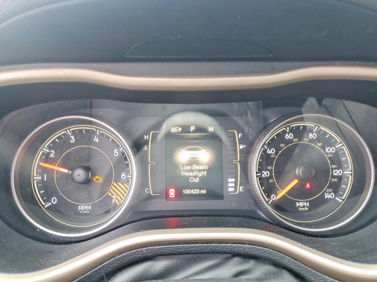 2015 Jeep Cherokee Sport Серебряный vin: 1C4PJLAB1FW579213