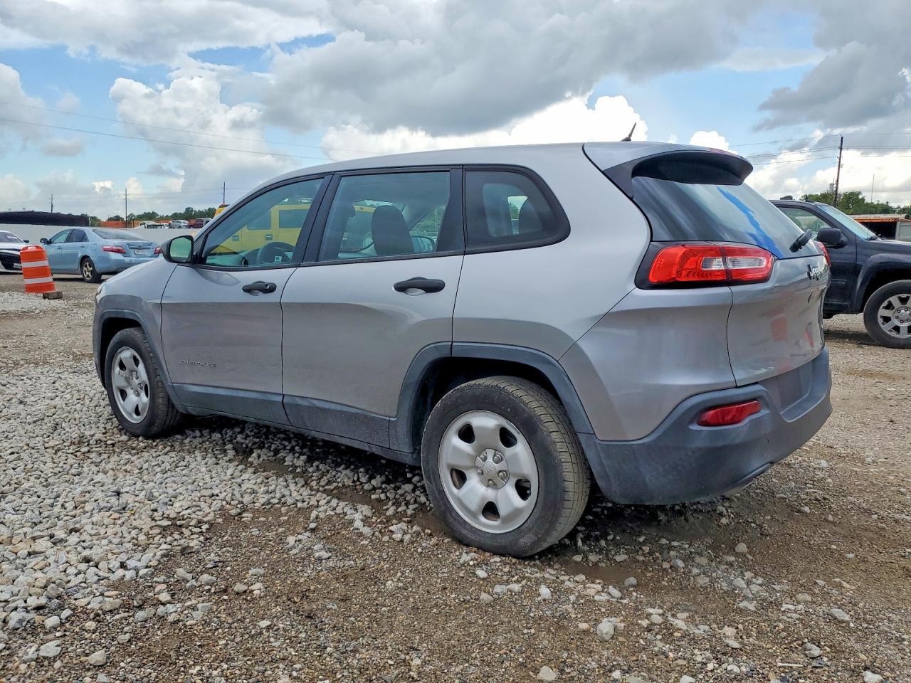 2015 Jeep Cherokee Sport Серебряный vin: 1C4PJLAB1FW579213