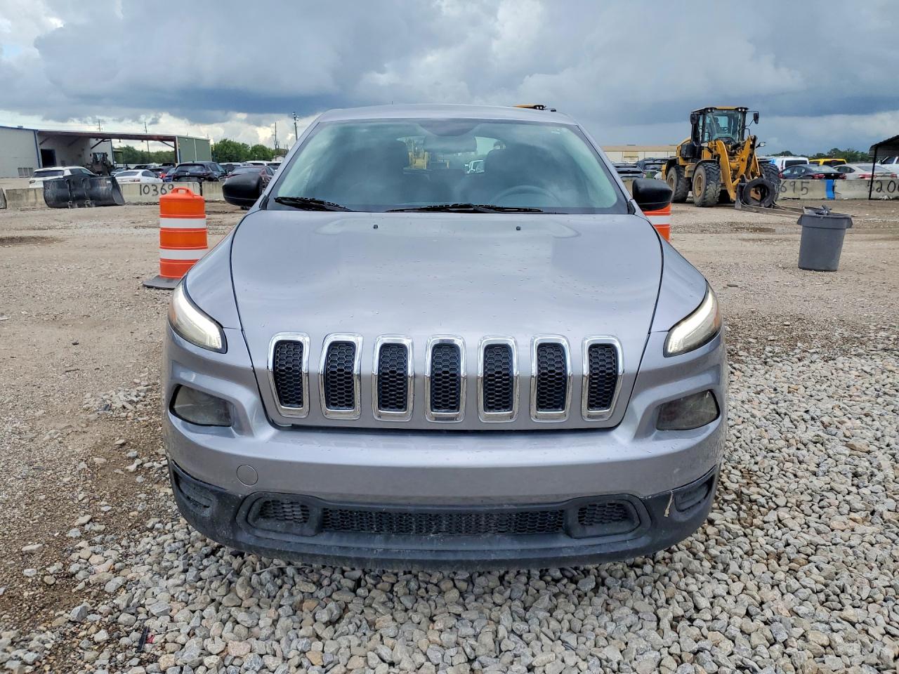 2015 Jeep Cherokee Sport Серебряный vin: 1C4PJLAB1FW579213